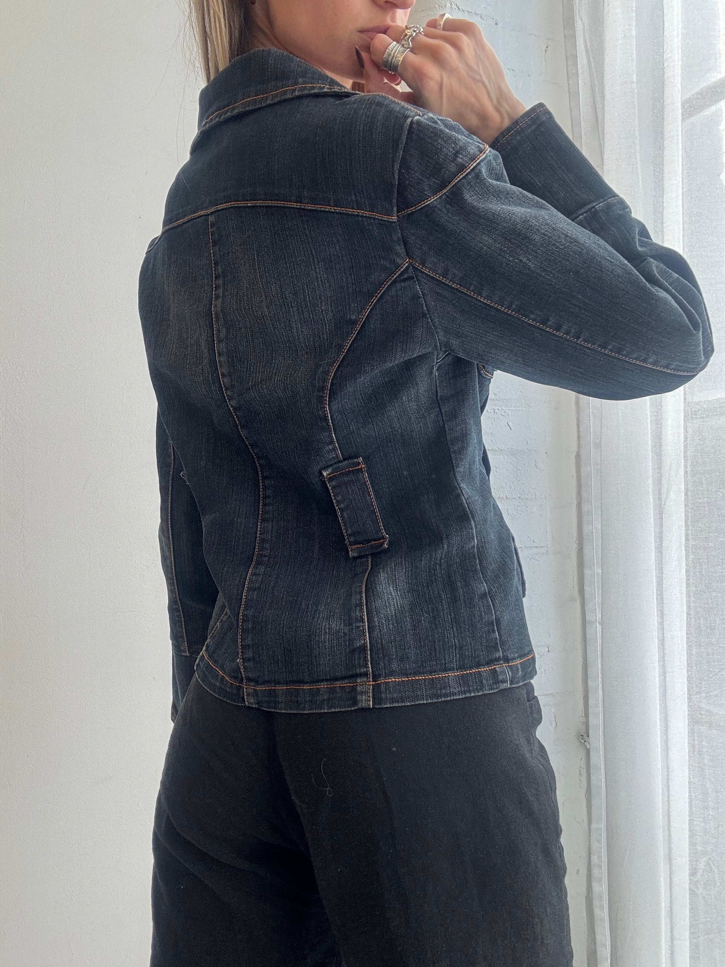 Vintage y2k dark wash fitted denim jacket - Size M