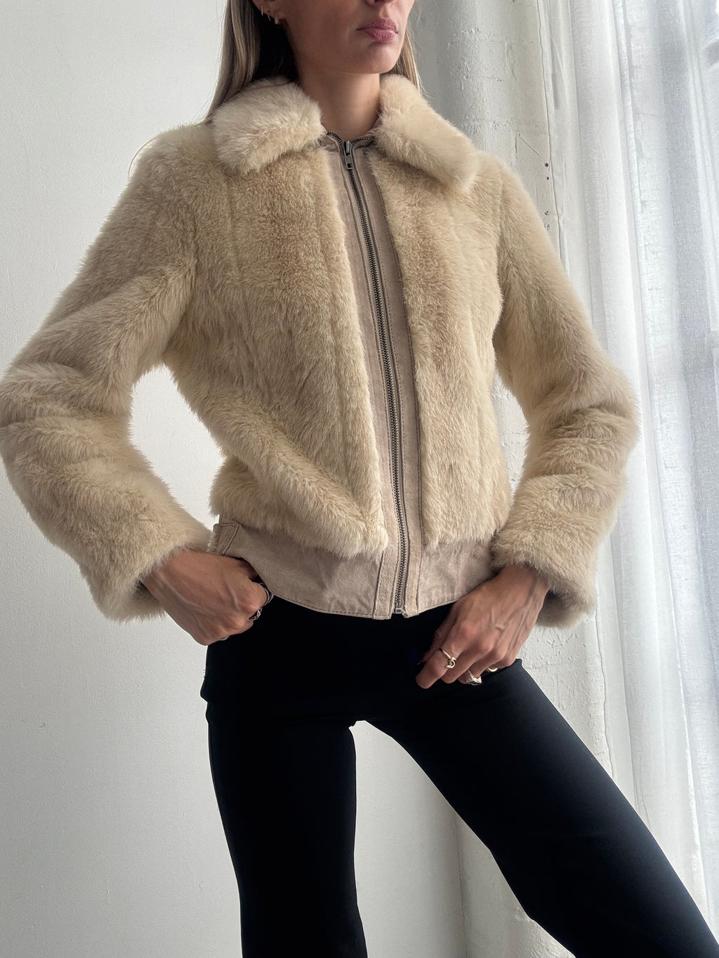 Vintage Y2K Cream Faux Fur Cropped Bomber Jacket - Size M