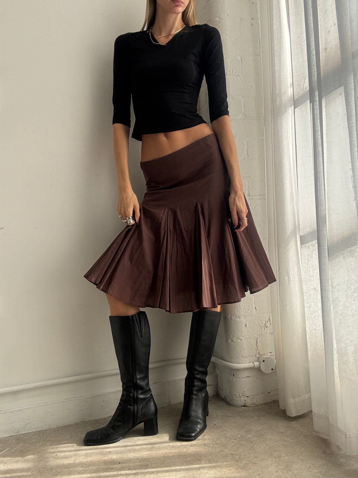 Vintage Y2K Brown Pleated Low Rise Midi Skirt - Size S