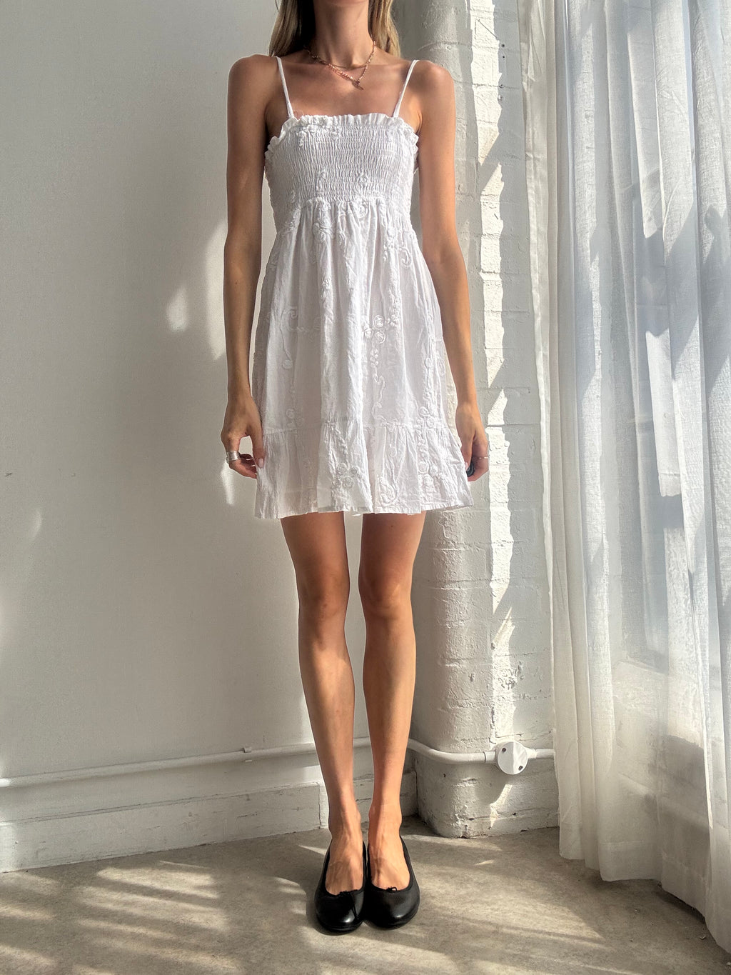 Vintage Y2K White Cotton Embroidered Mini Dress - Size XS/S