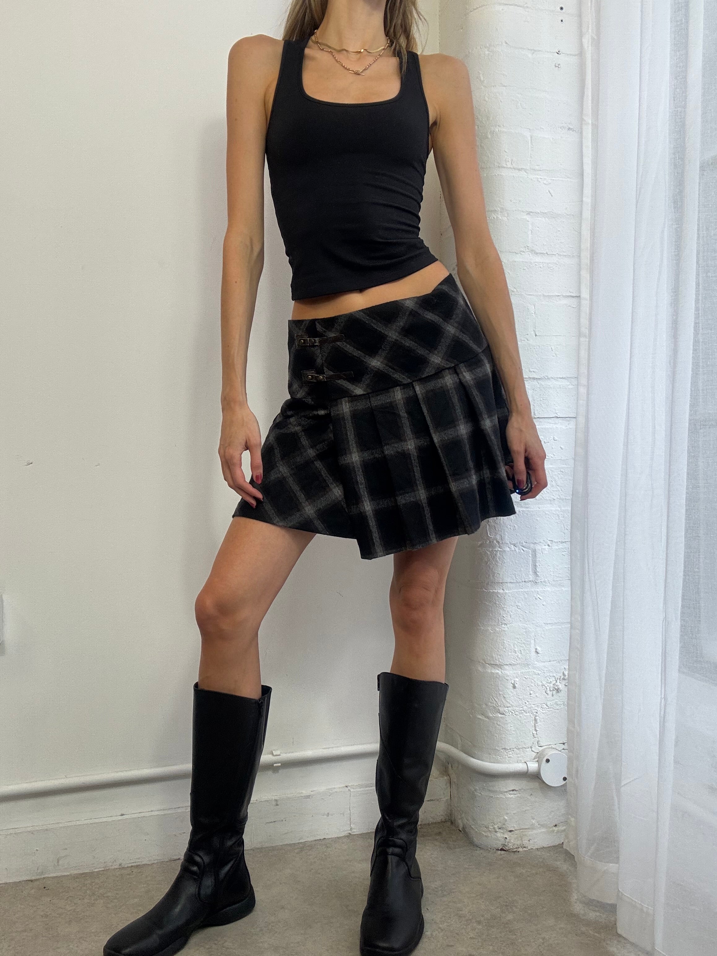 Vintage Y2K black and brown plaid mini skirt buckle