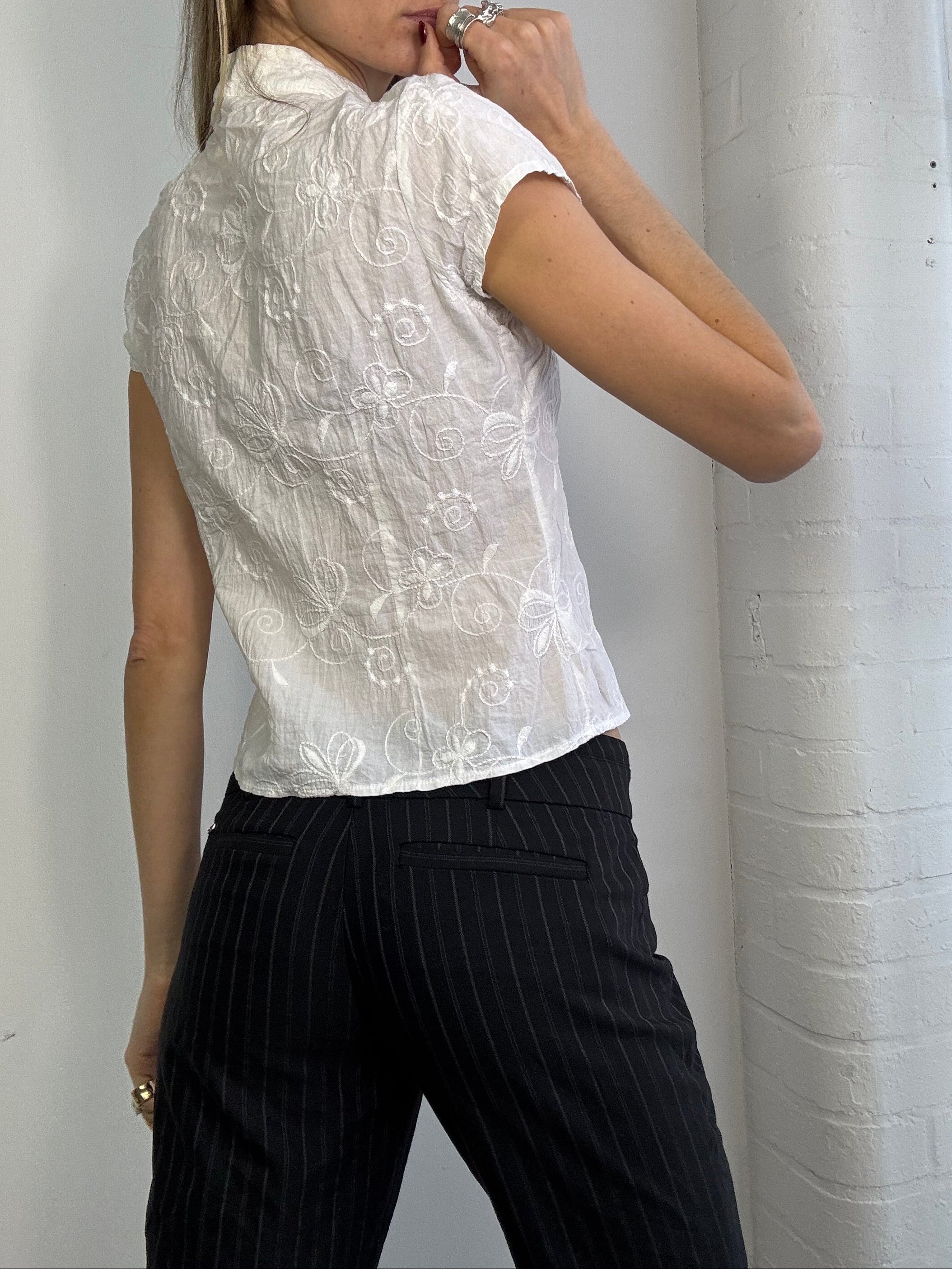 Vintage Y2K white cotton embroidered floral blouse