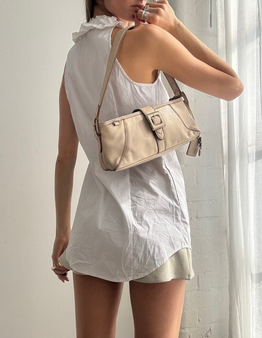 Vintage Y2K white ruffle sleeveless blouse