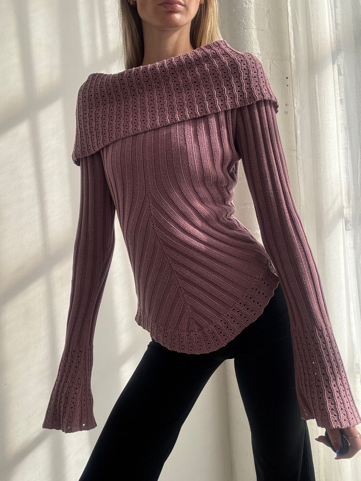 Vintage Y2K Dusty Pink Off Shoulder Knit Bell Sleeve Top - Size M