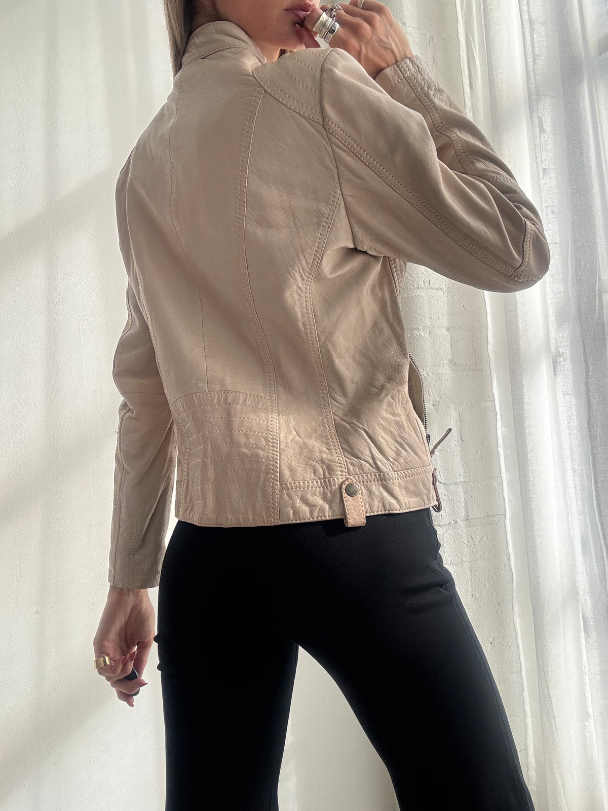 Vintage Y2K Beige Leather Biker Jacket - Size M