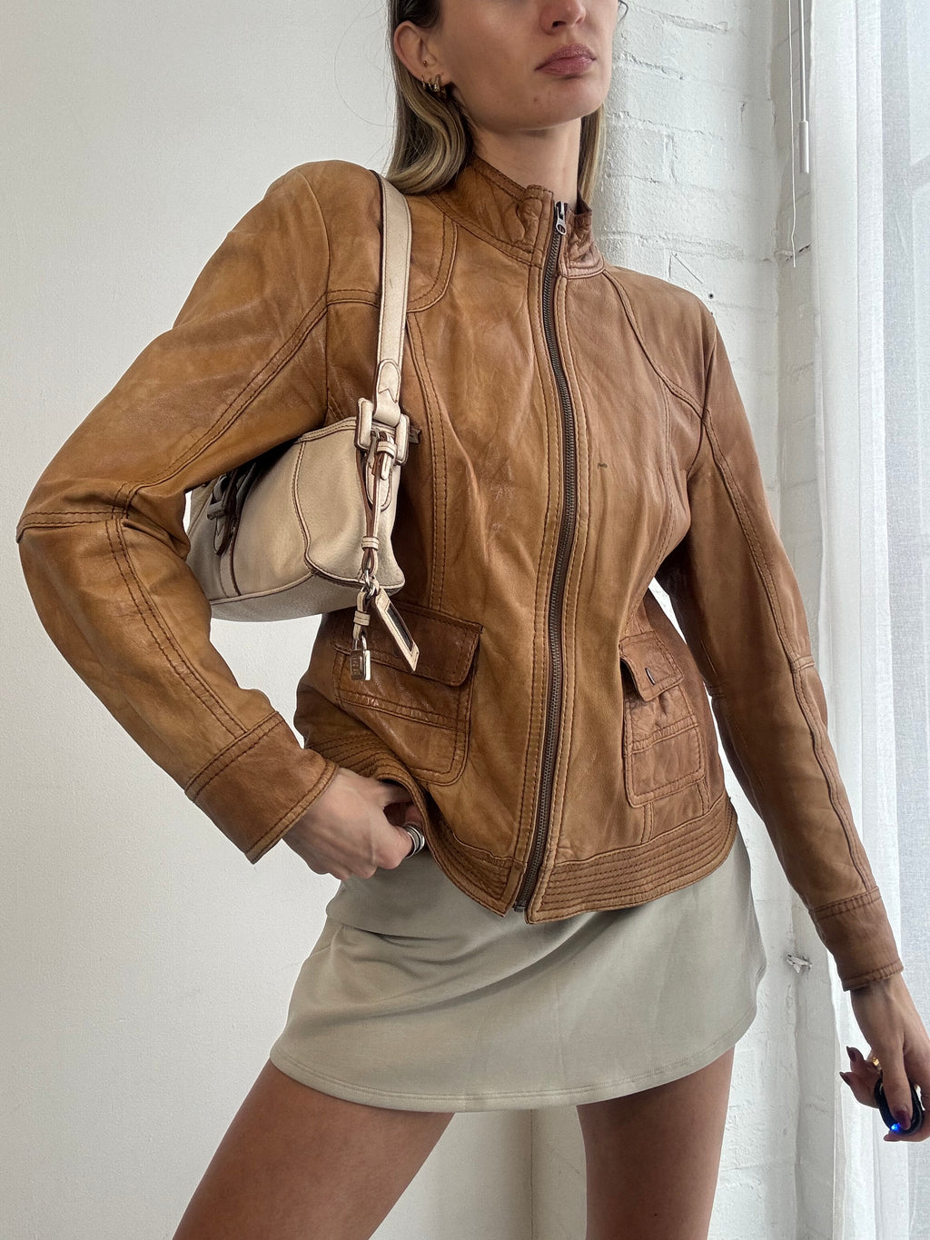 Vintage Y2K tan fitted leather zip up biker jacket