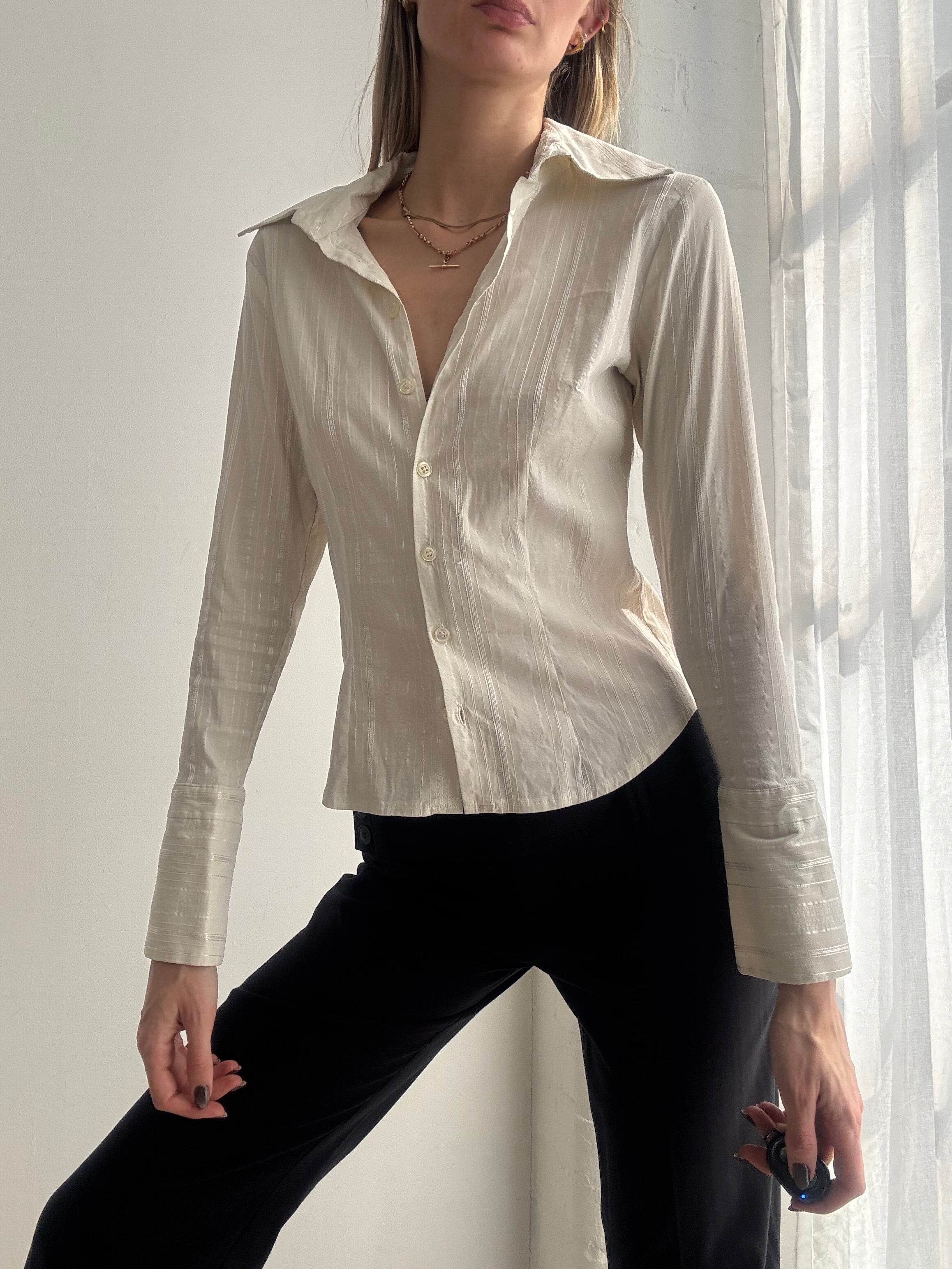 Vintage Y2K ivory fitted shirt with subtle pinstripe