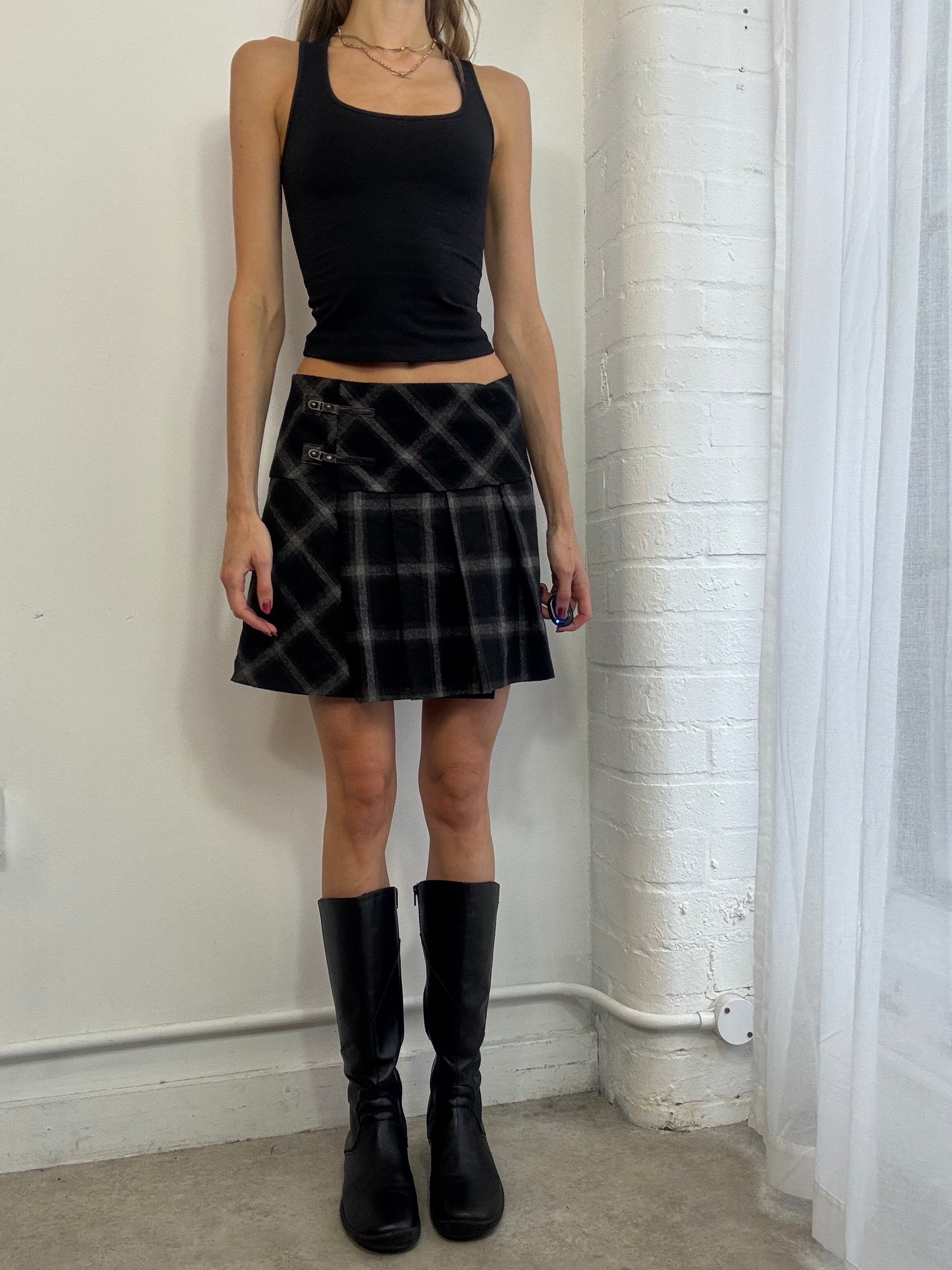 Vintage Y2K black and brown plaid mini skirt buckle