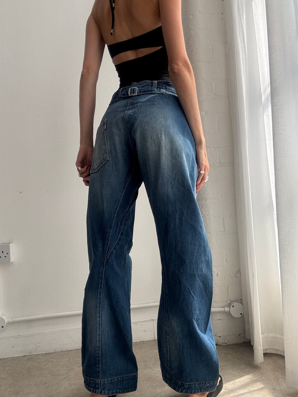 Vintage Y2K Low Rise Levi's Engineered Buckle Back Wide Leg Jeans – Distressed Blue Denim - Size S/M