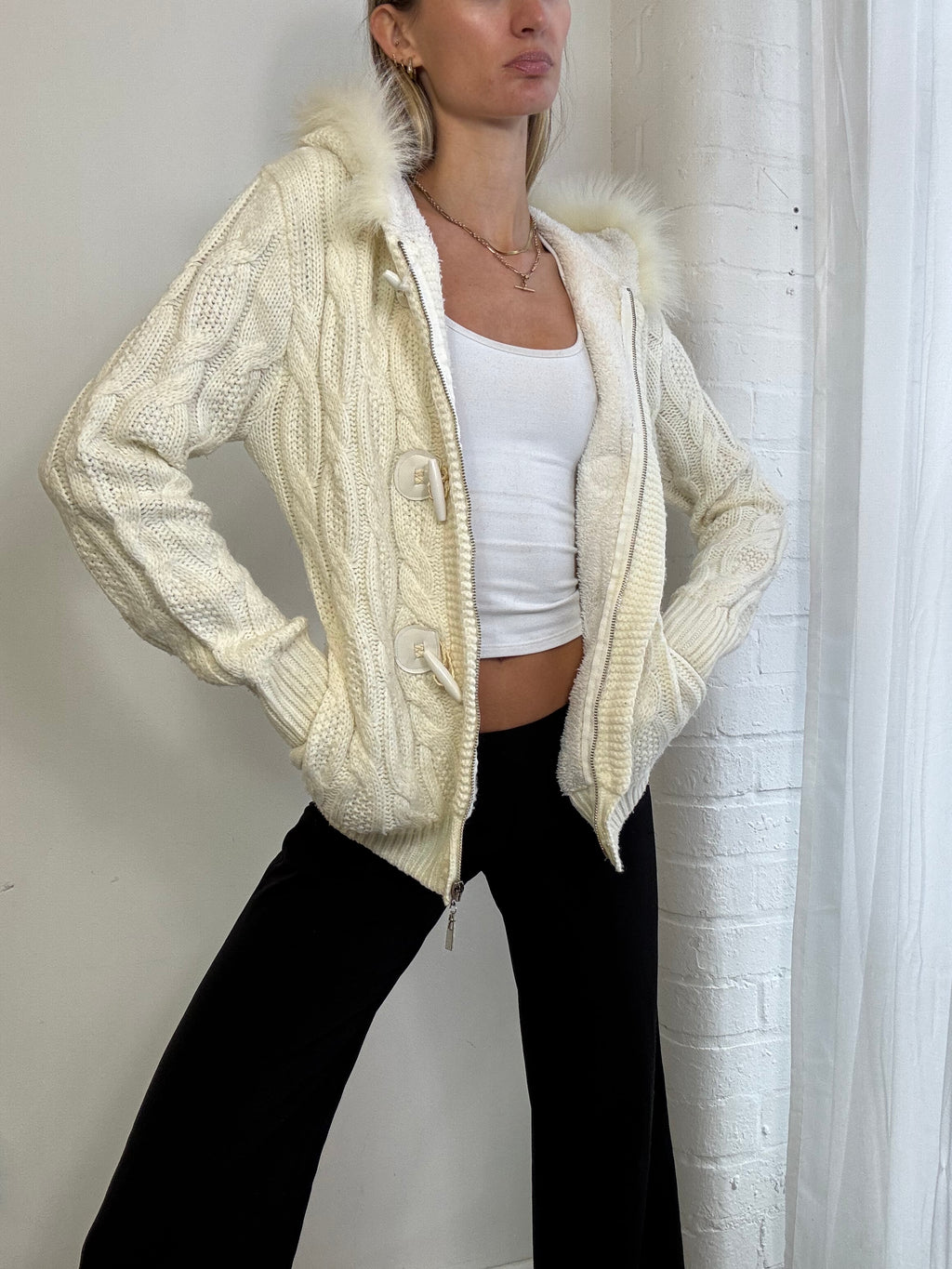 Vintage Y2K cable knit hooded jumper faux fur trim