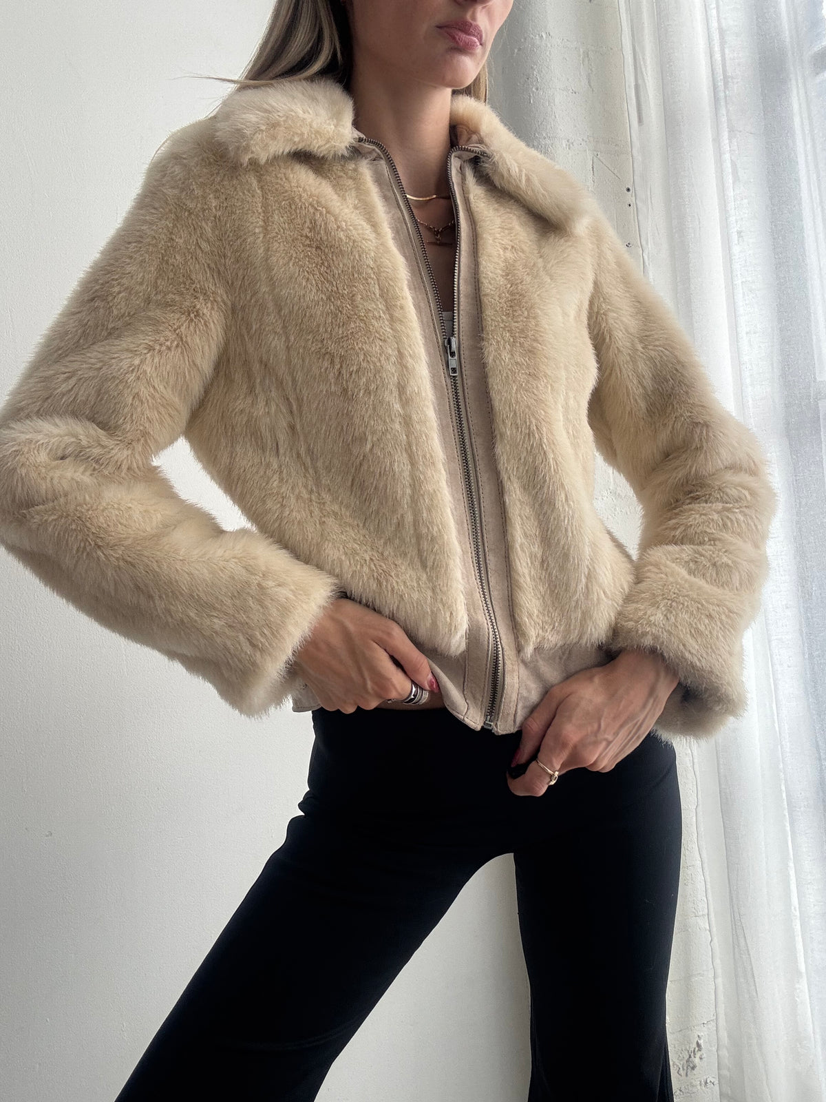 Vintage Y2K Cream Faux Fur Cropped Bomber Jacket - Size M