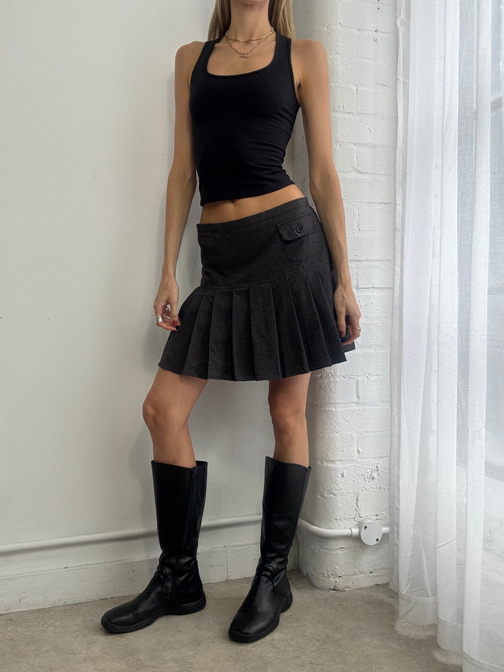Vintage Y2K grey pleated mini skirt preppy