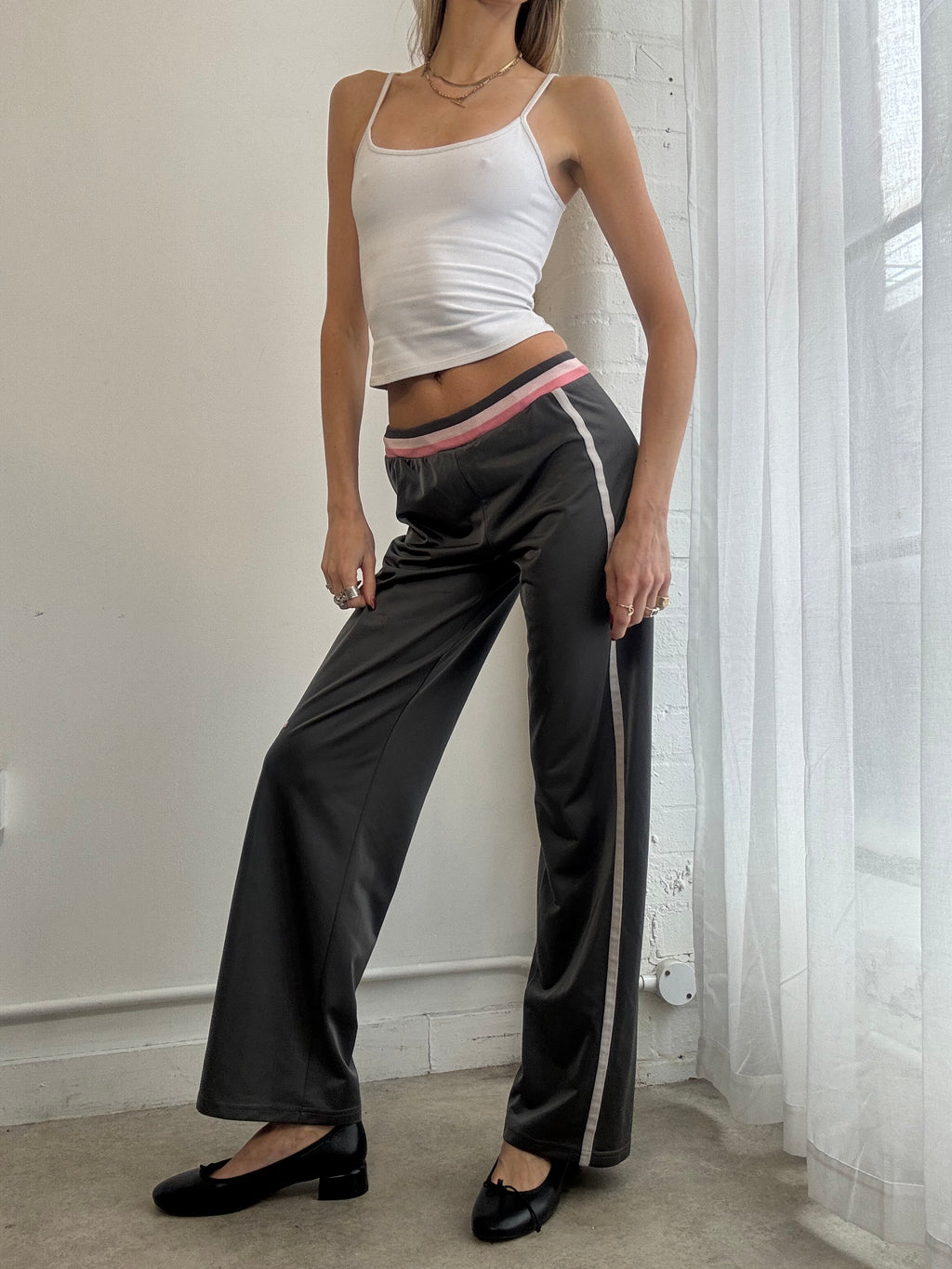 Vintage Y2K Puma grey straight leg tracksuit pants trousers with pink trim