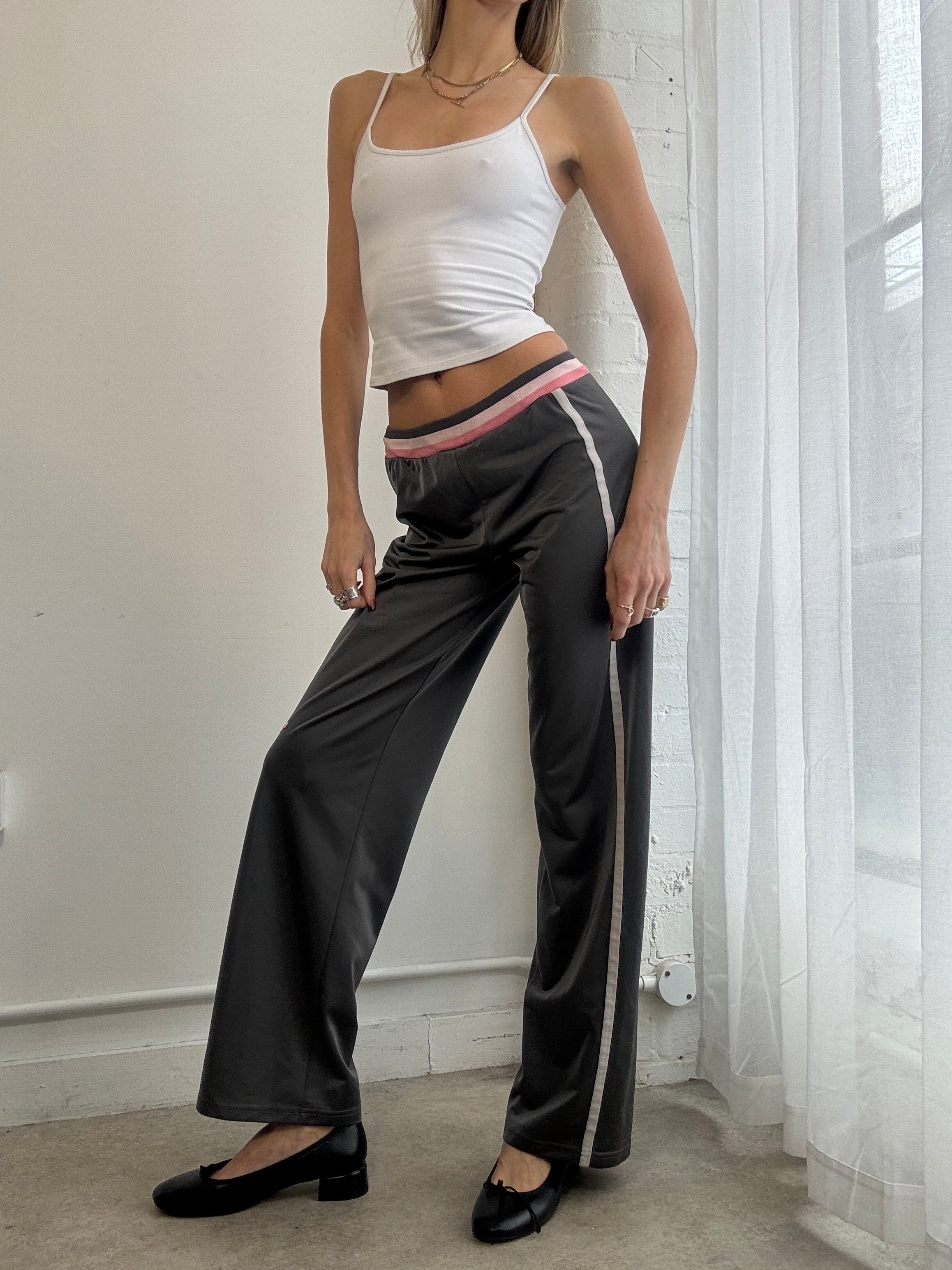 Vintage Y2K Puma grey straight leg tracksuit pants trousers with pink trim
