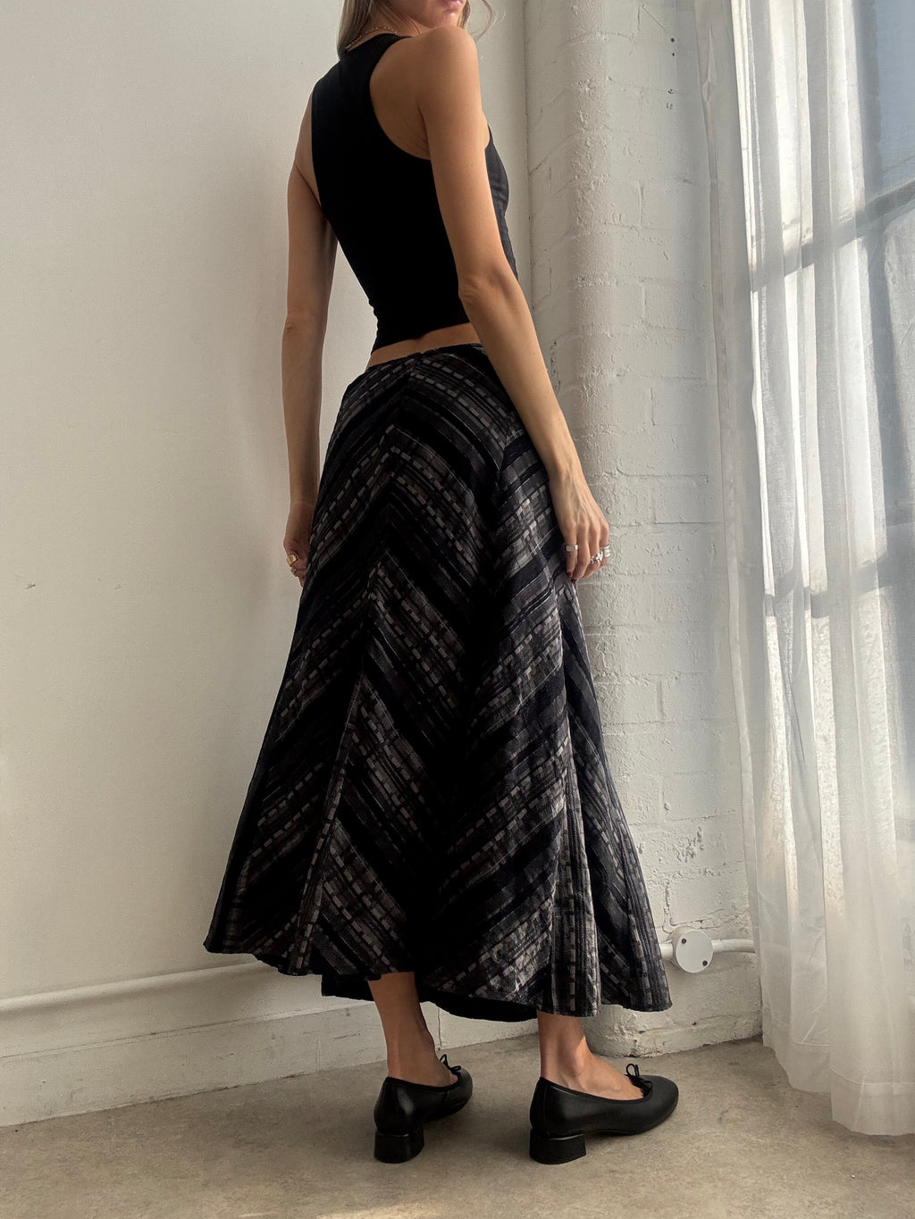 Vintage Y2K black & grey striped midi skirt
