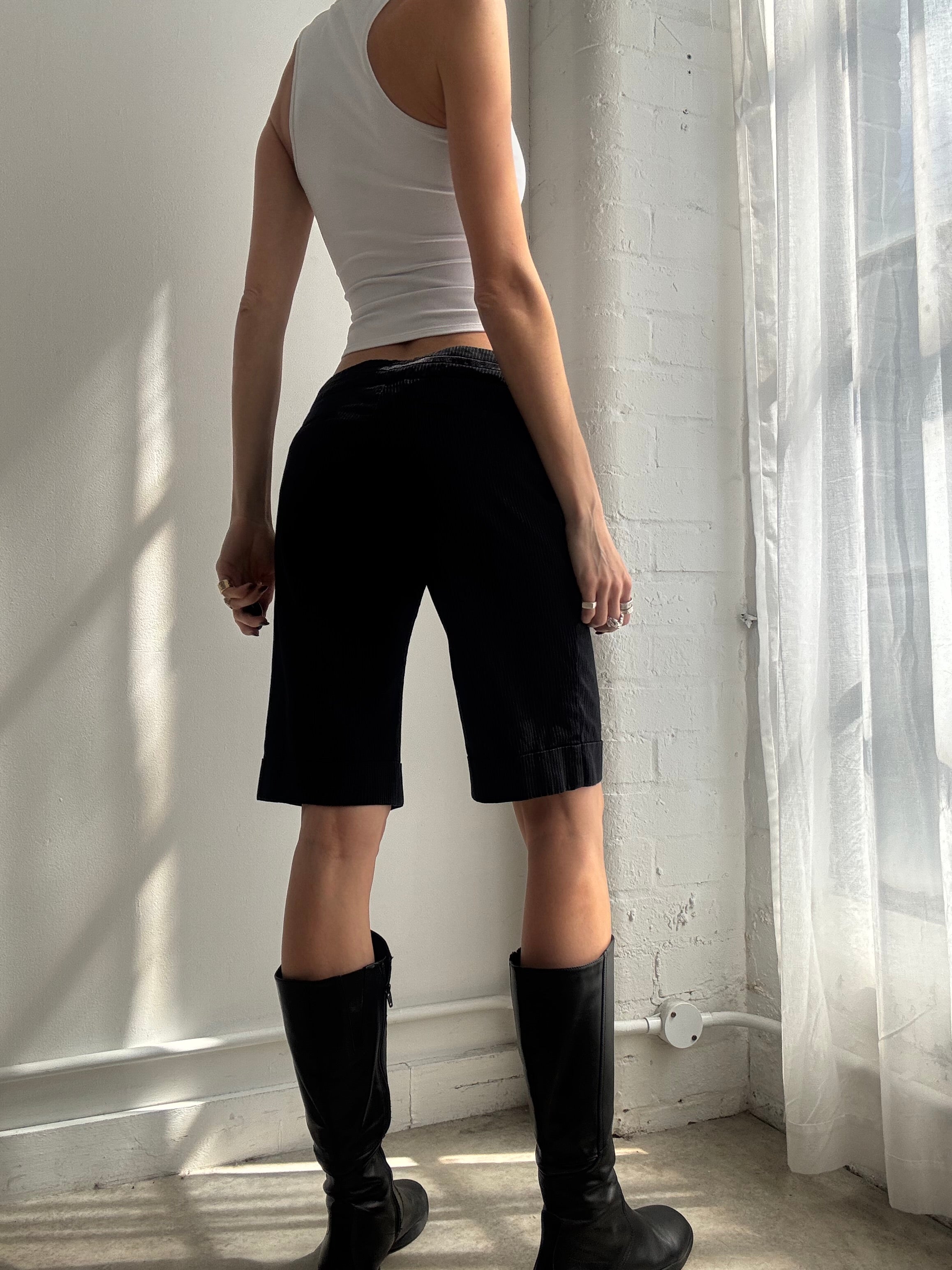Vintage Y2K low rise black capri pants - Size S