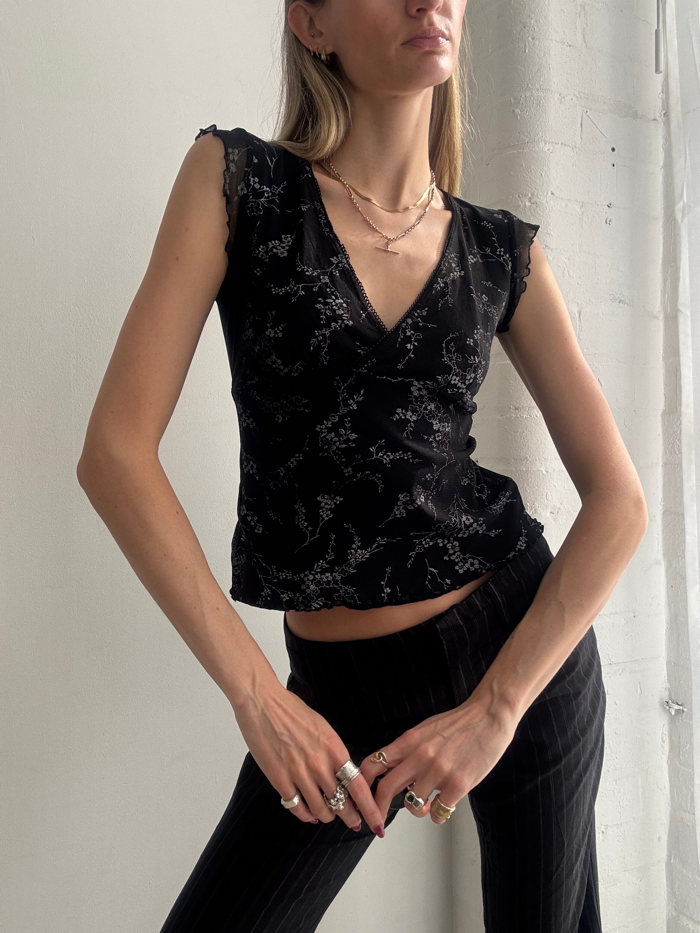 Vintage Y2K black lace sleeveless top