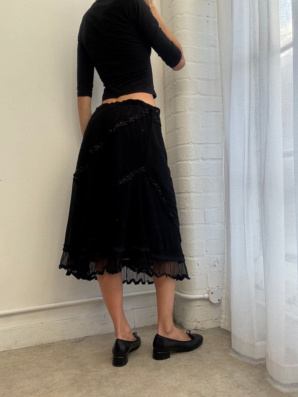 Vintage Y2K black lace midi skirt