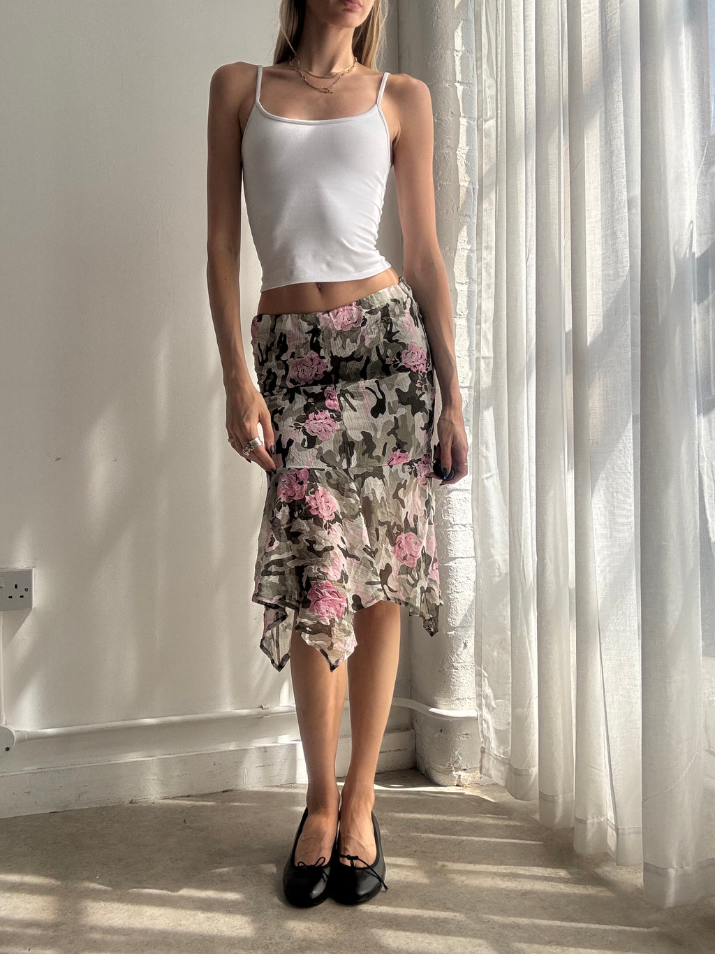 Vintage y2k camo & floral print handkerchief hem midi skirt - size XS