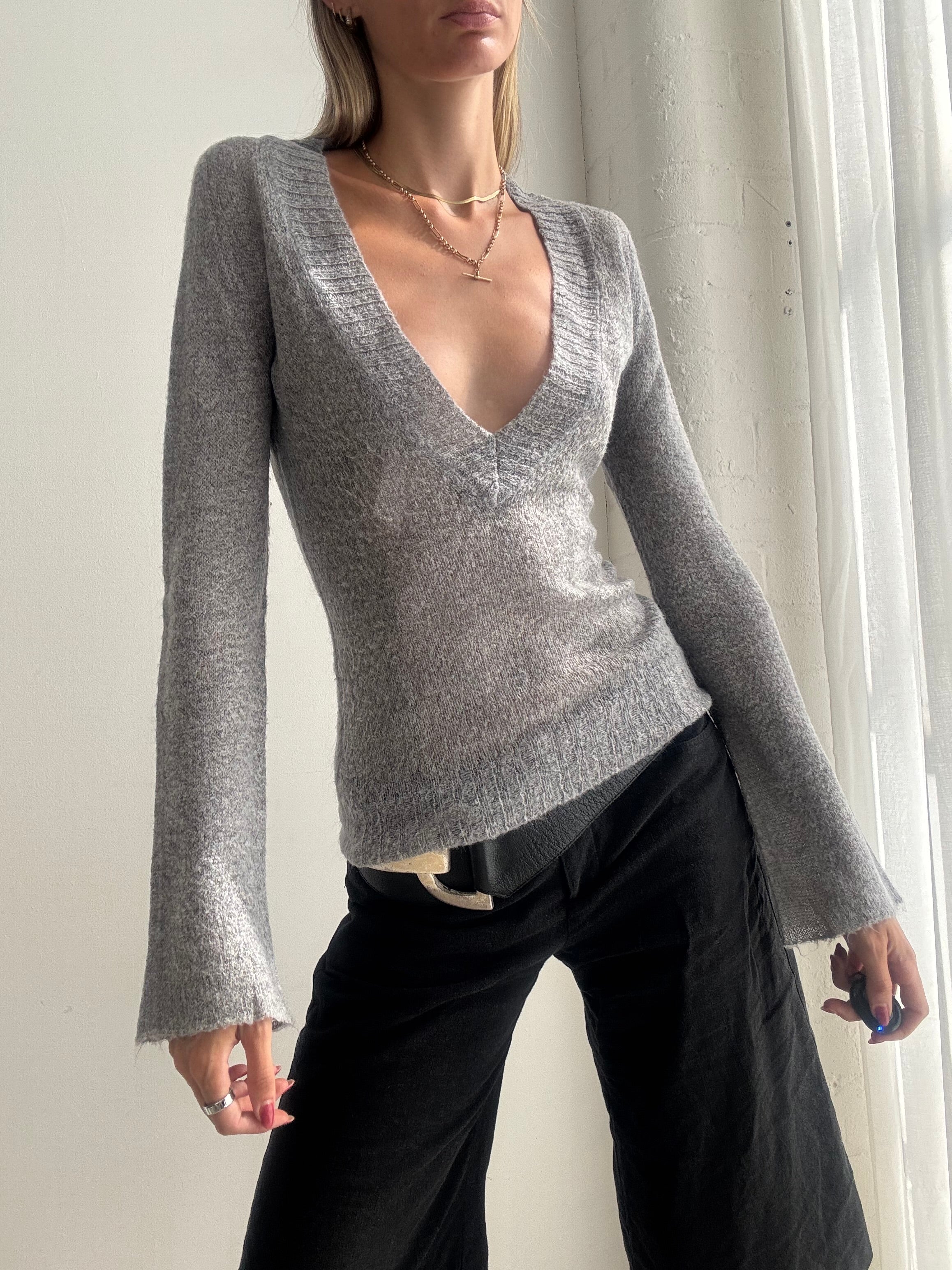 Vintage Y2K Grey Fine Knit Deep V-Neck Top Jumper - Size S