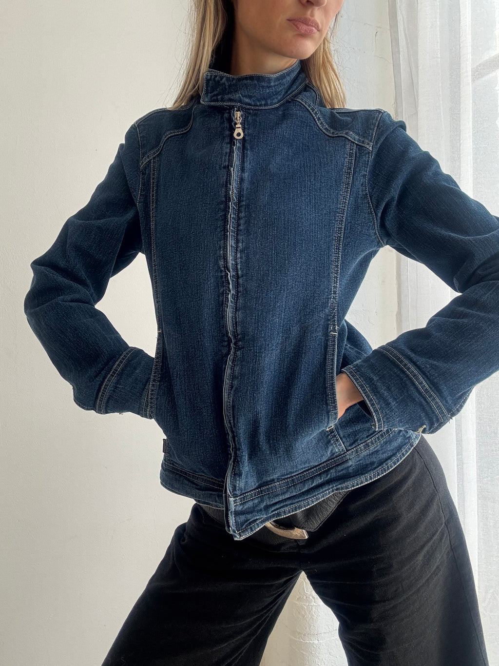 Vintage y2k fitted zip-up denim biker jacket - Size S