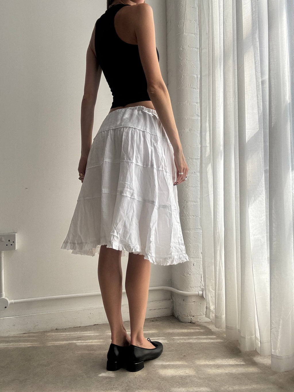 Vintage Calvin Klein white tiered peasant midi skirt - size XS/S