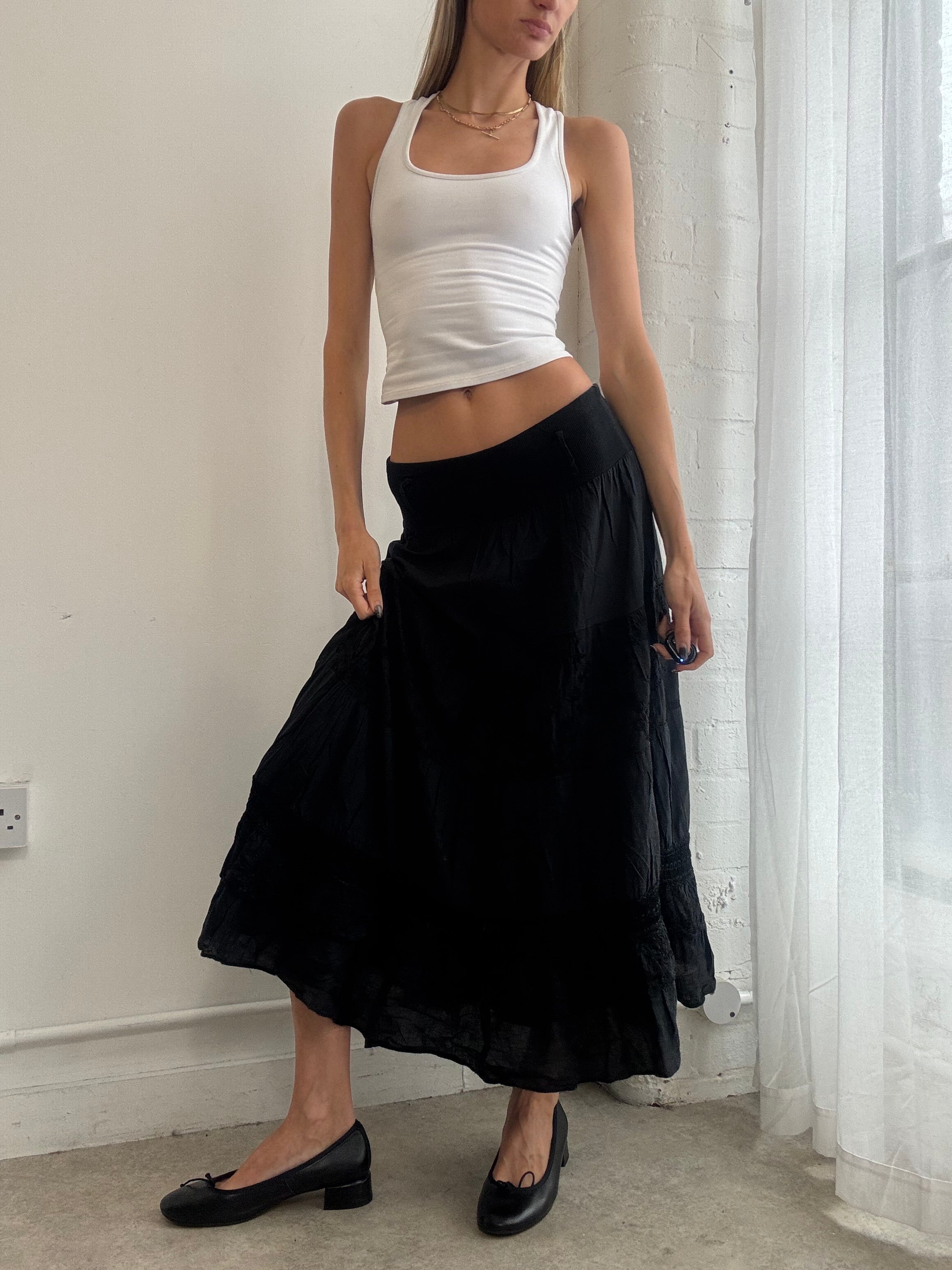 Vintage Y2K black embroidered boho maxi skirt - Size S