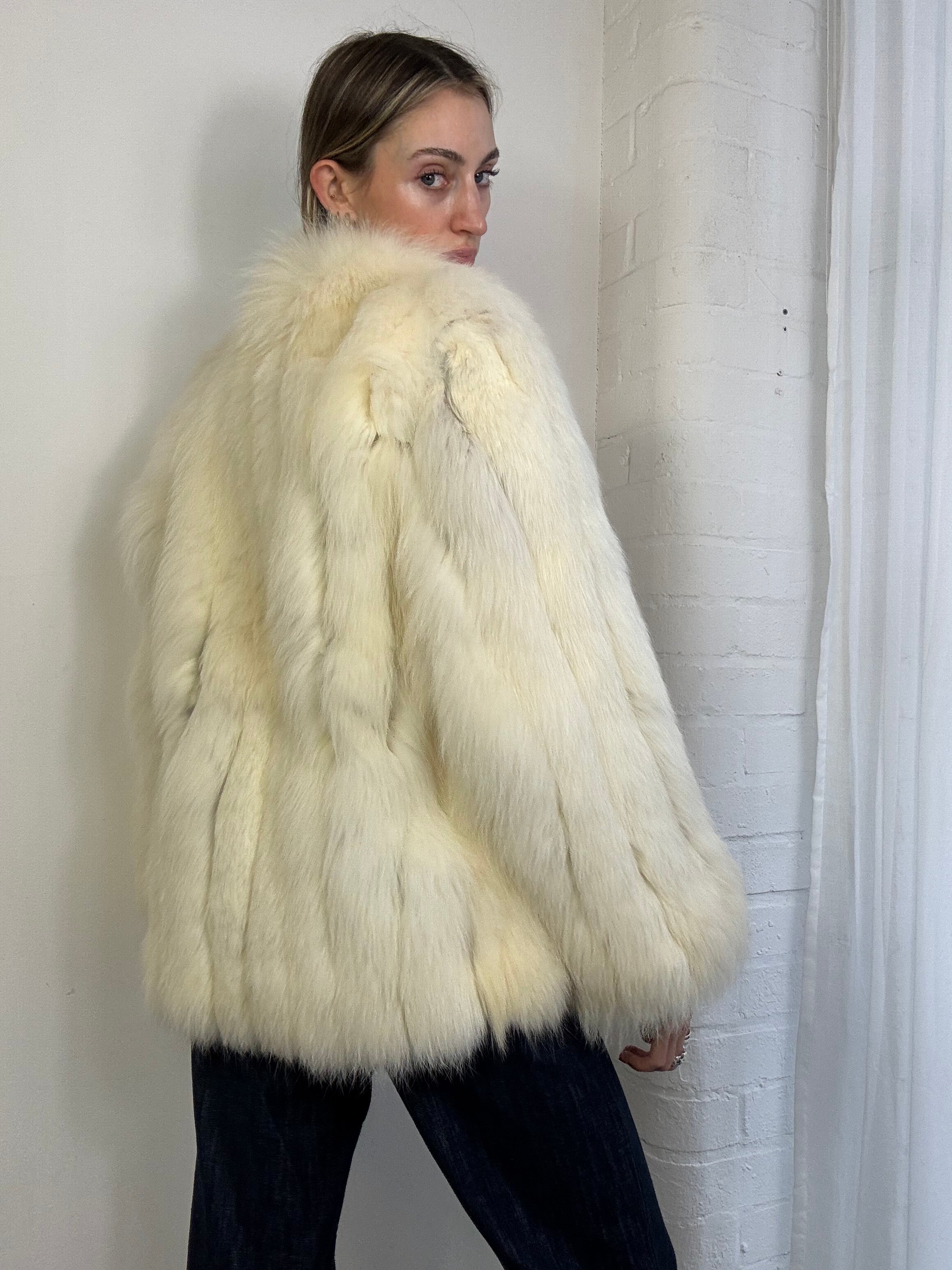 Vintage 90s white/ cream fox fur coat