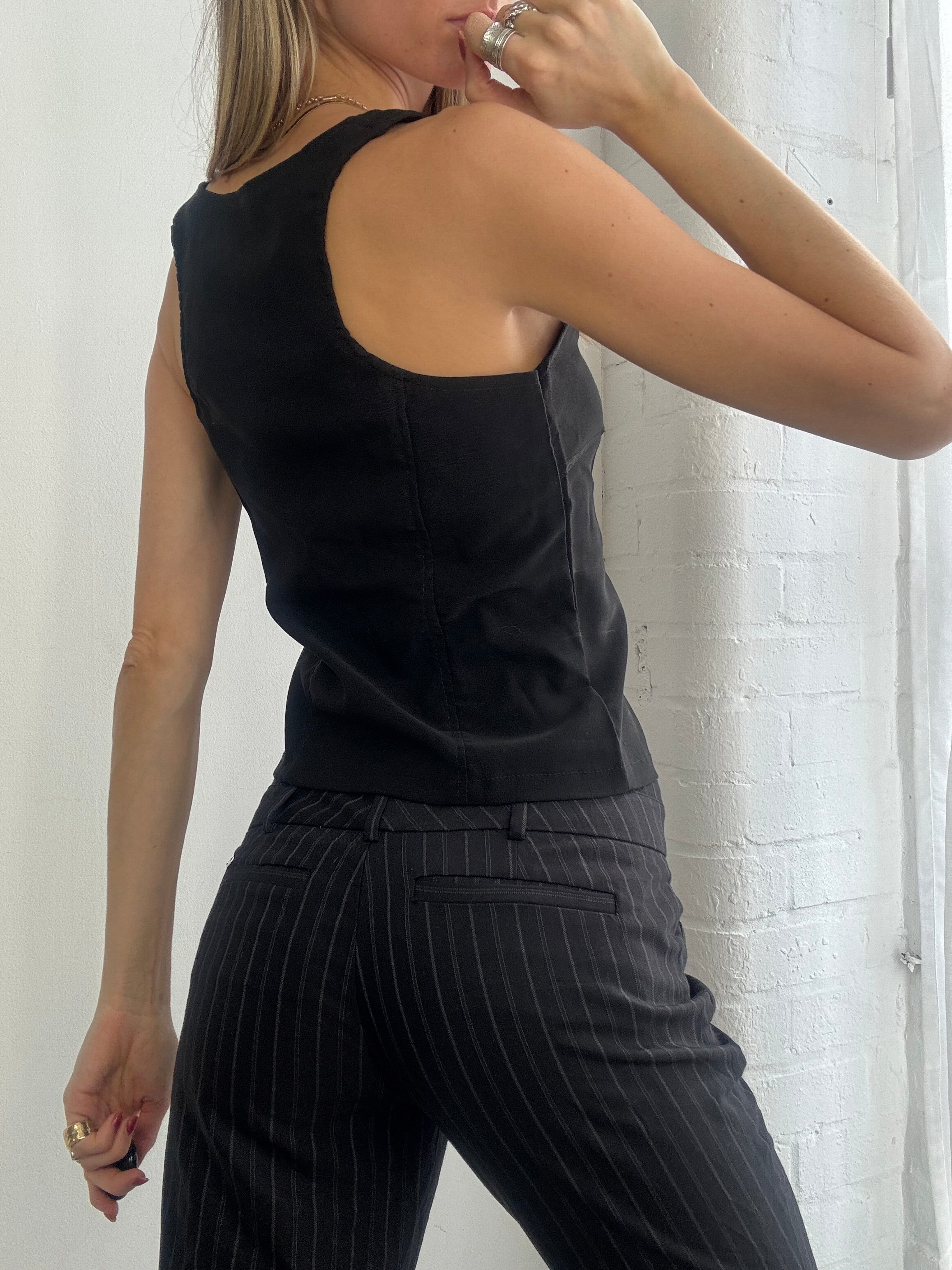 Vintage Y2K black buckle strap cami top