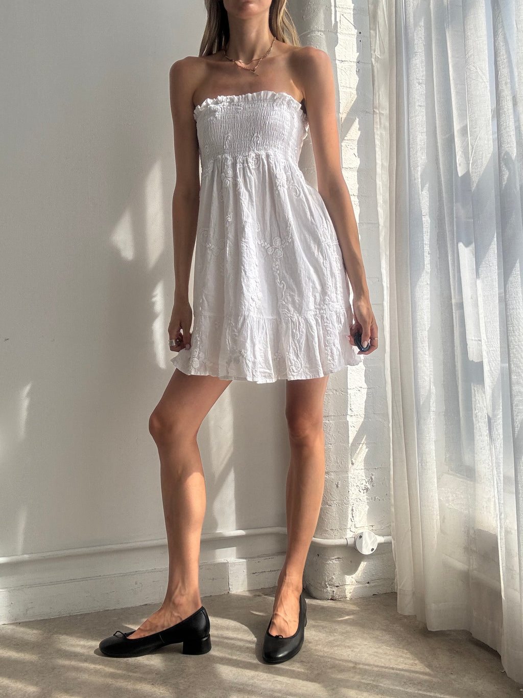 Vintage Y2K White Cotton Embroidered Mini Dress - Size XS/S