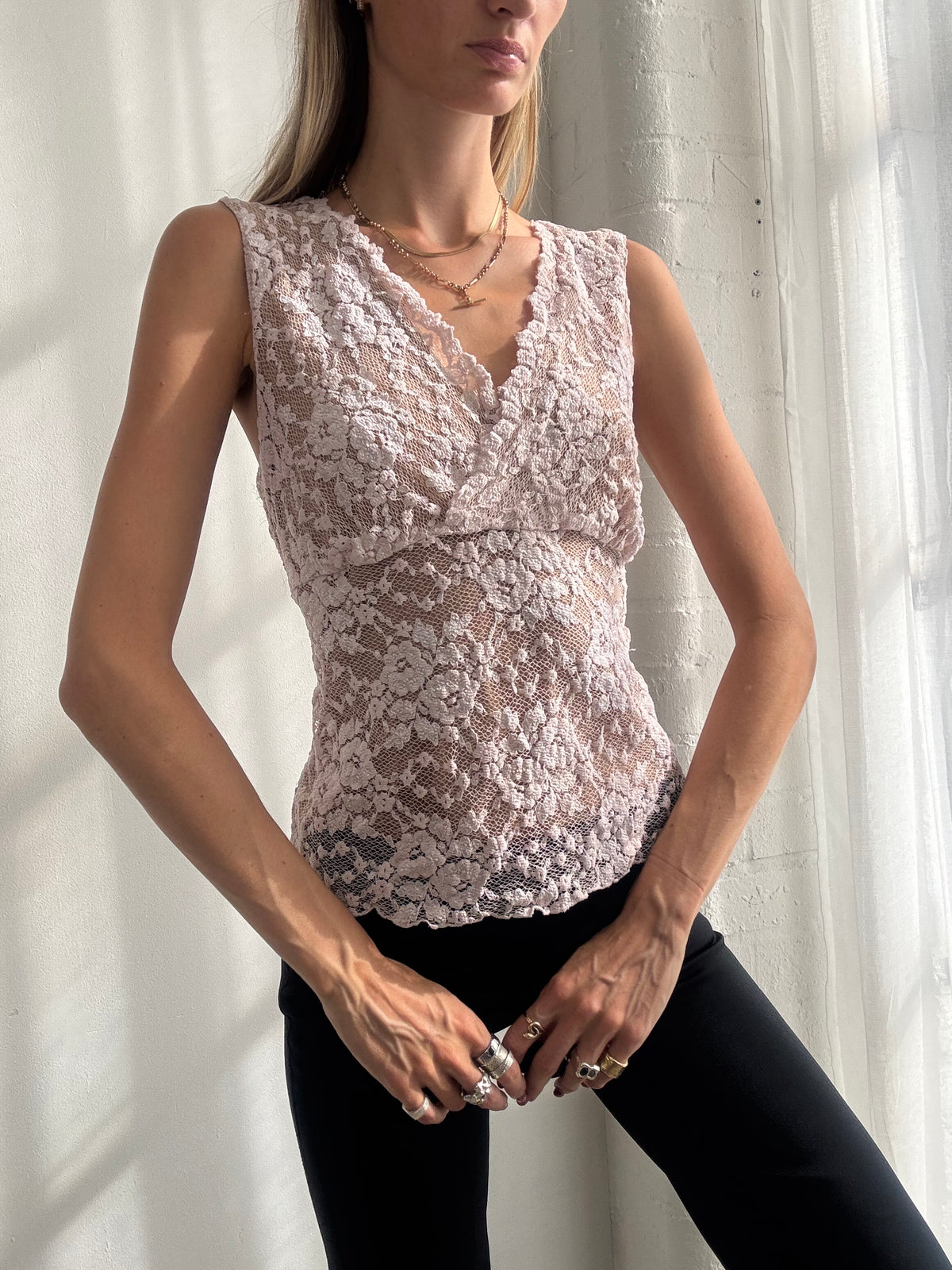 Vintage Y2K Light Pink Floral Lace V-neck Top - Size L