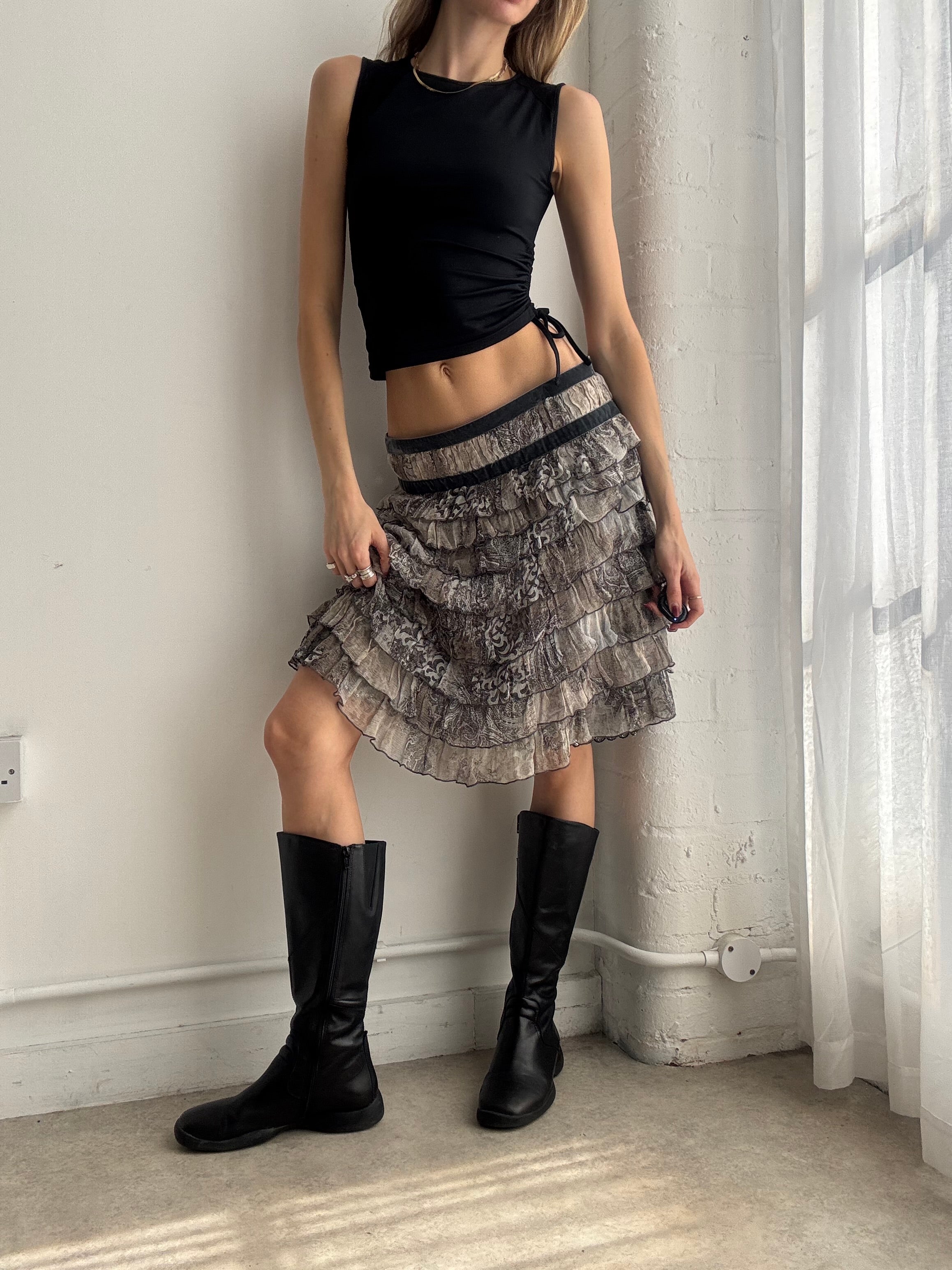 Vintage Y2K tiered ruffle mini skirt beaded