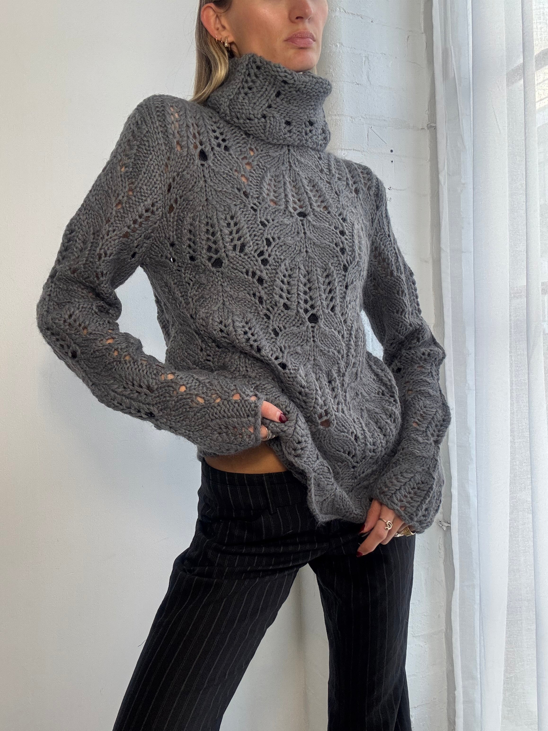 Vintage Y2K grey knitted polo neck jumper