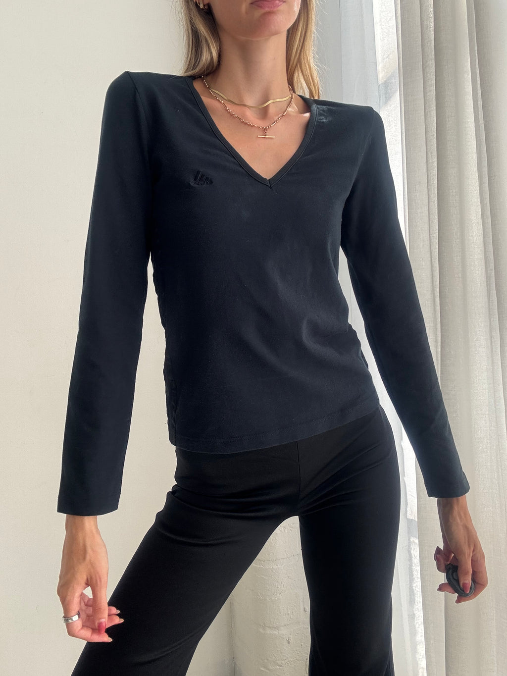 Vintage Y2K Adidas Black V Neck Long Sleeve Fitted Top - Size L