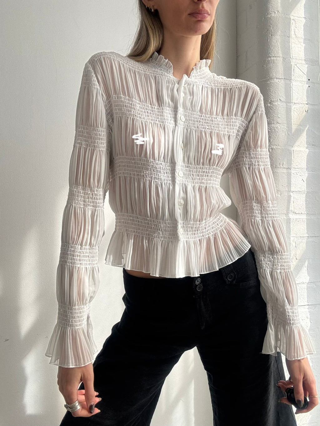 Vintage Y2K white textured ruffle blouse - Size M