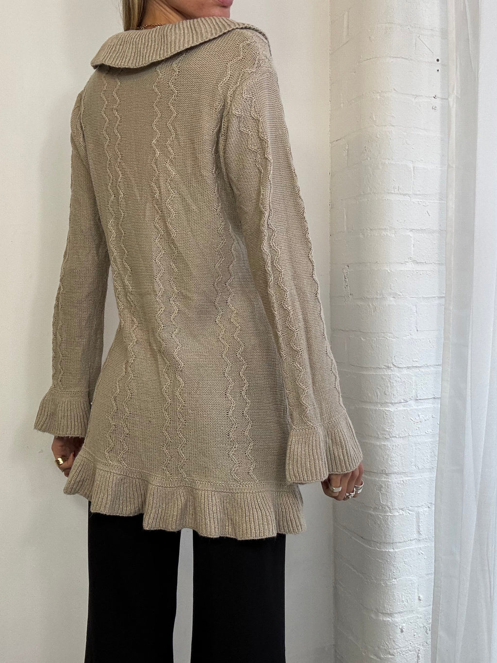 Vintage Y2K knitted ruffle cardigan beige