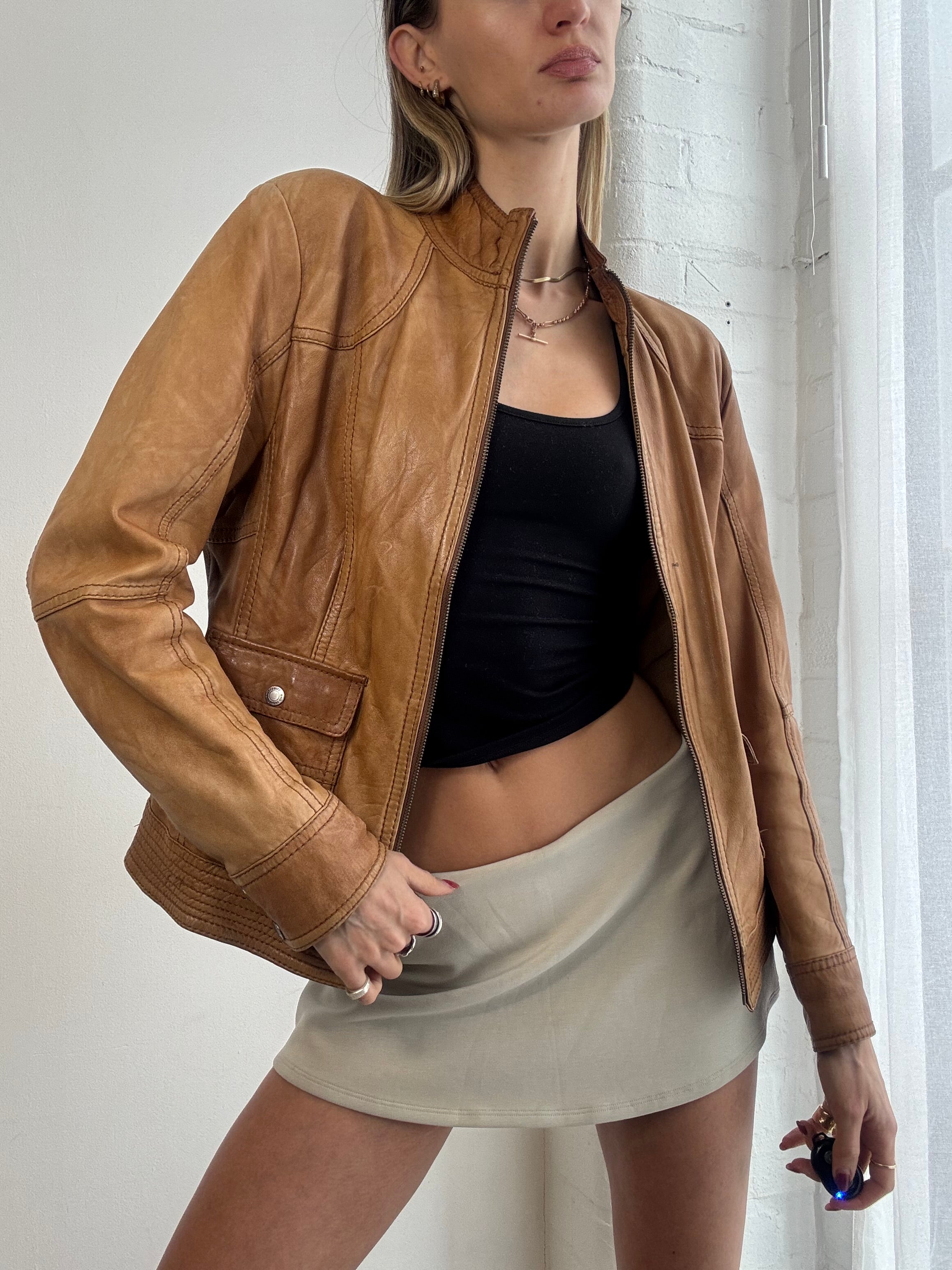 Vintage Y2K tan fitted leather zip up biker jacket