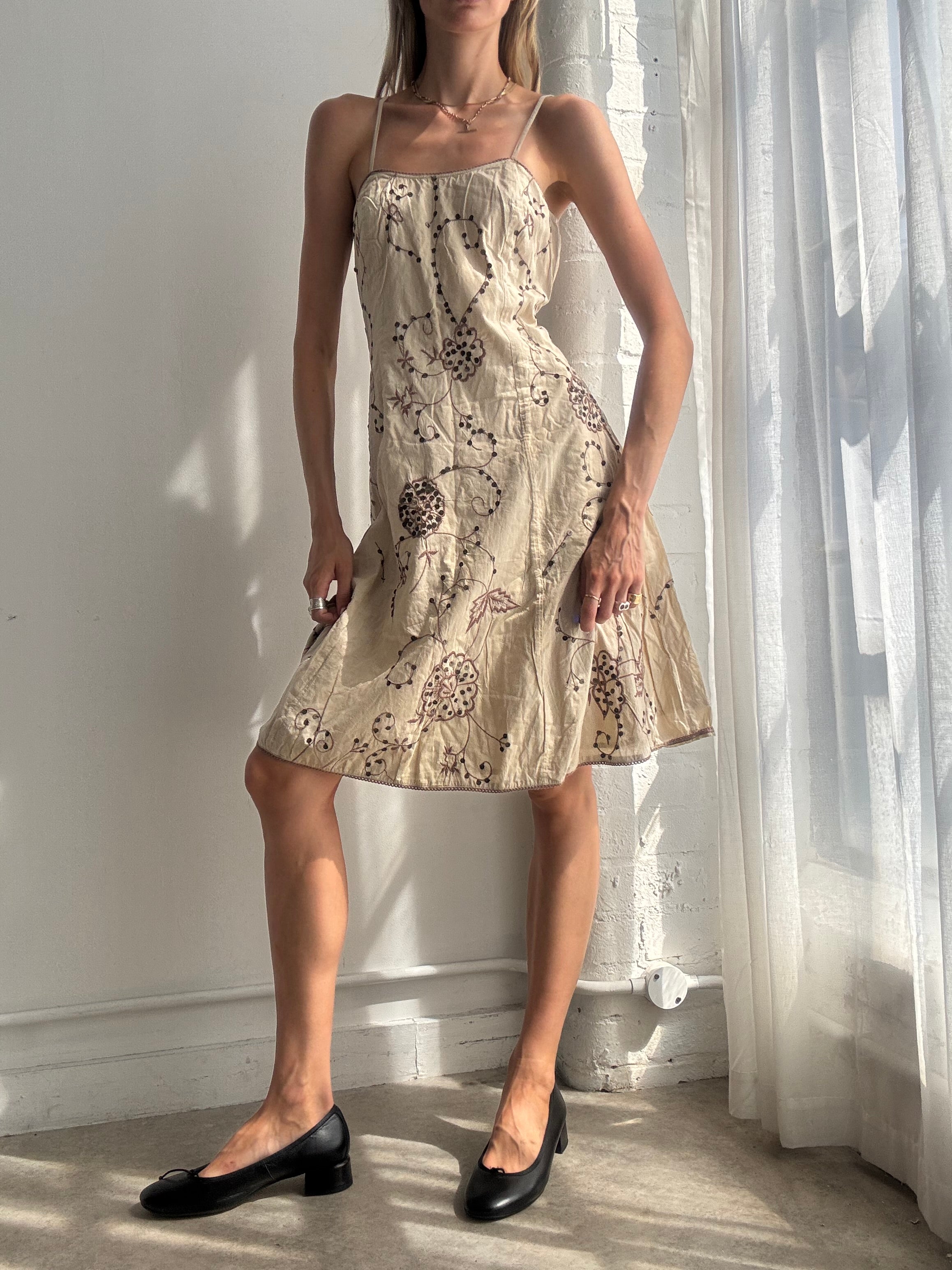 Vintage Y2K Beige Floral Embroidered Slip Dress - Size M