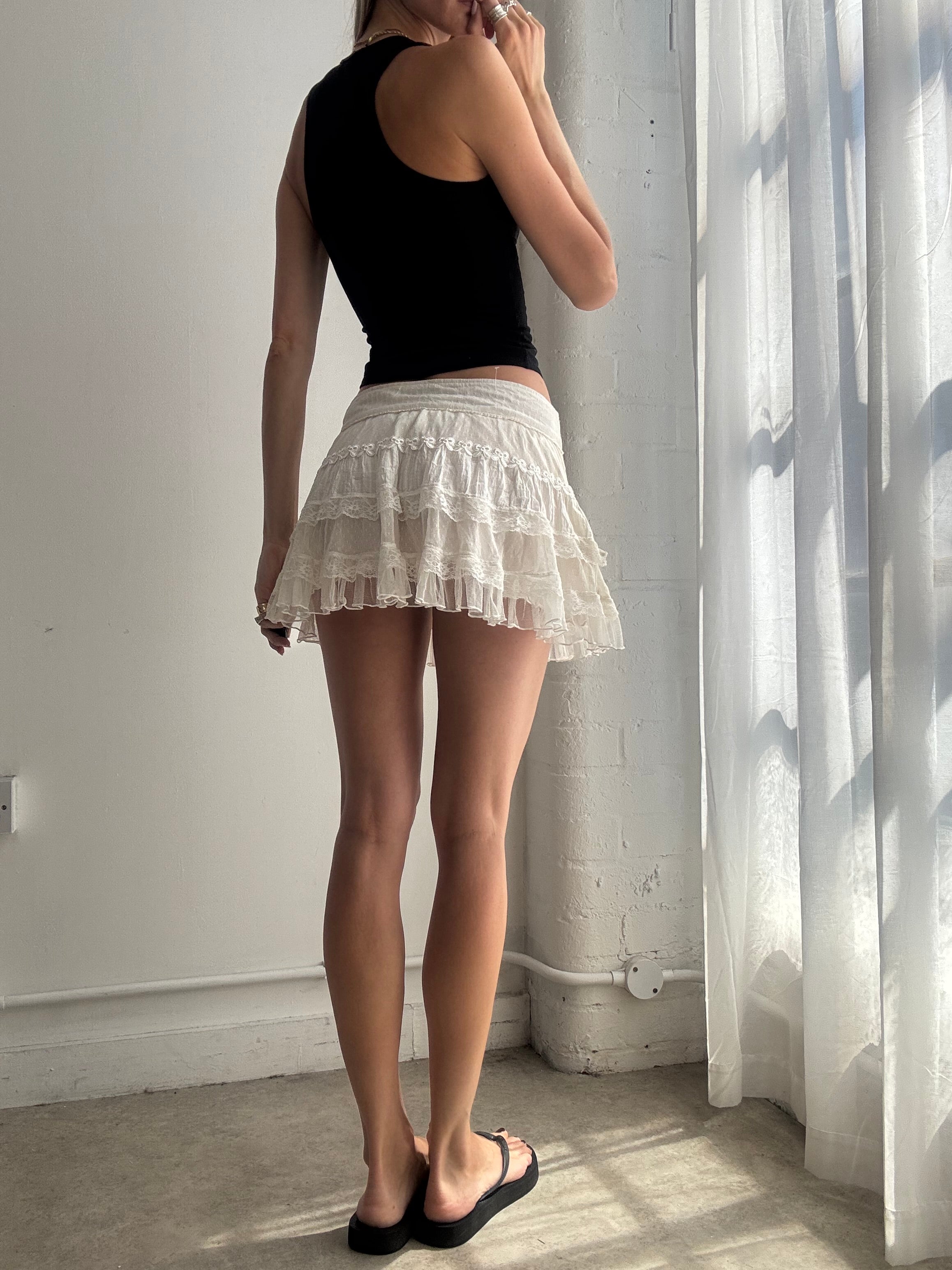 Vintage White Lace Mini Skirt Y2K - Size XS