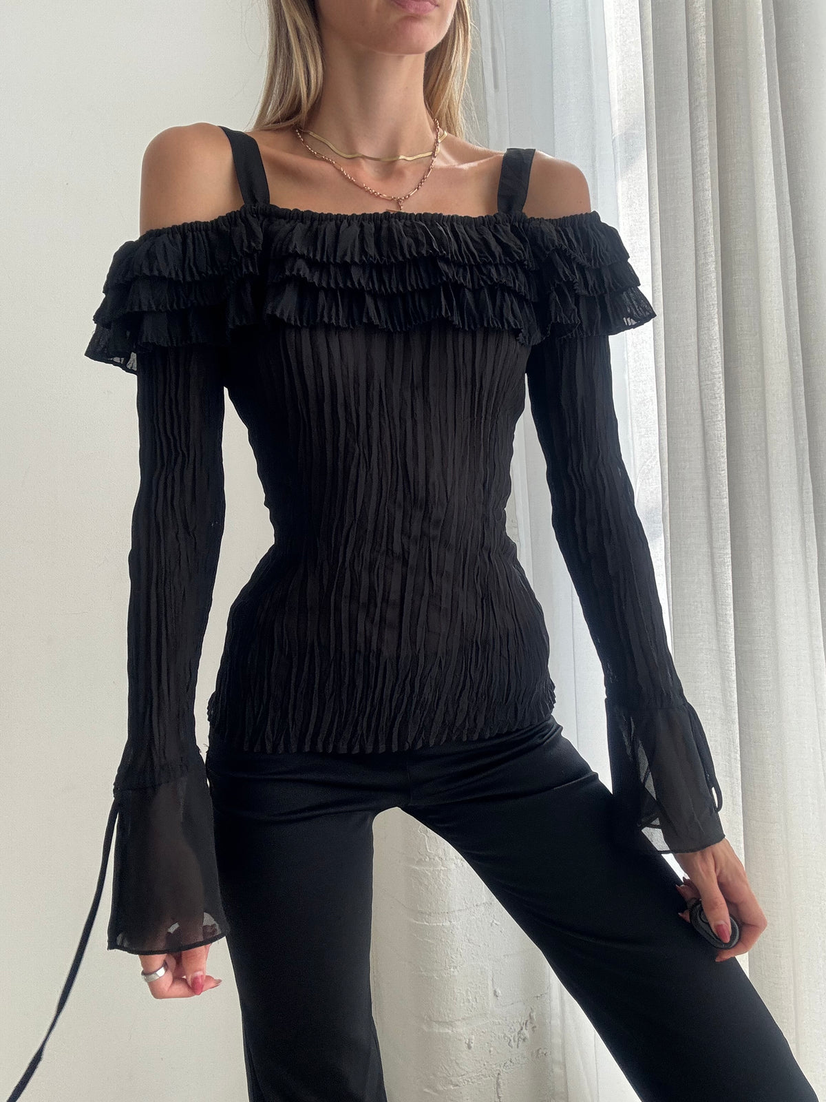 Vintage Y2K Black Off Shoulder Ruffle Long Sleeve Top - Size M/L