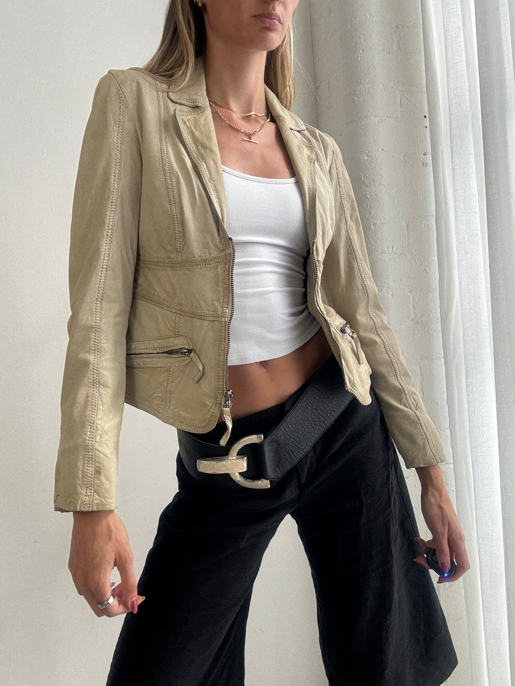 Vintage Y2K Cream Leather Fitted Biker Jacket - Size XS