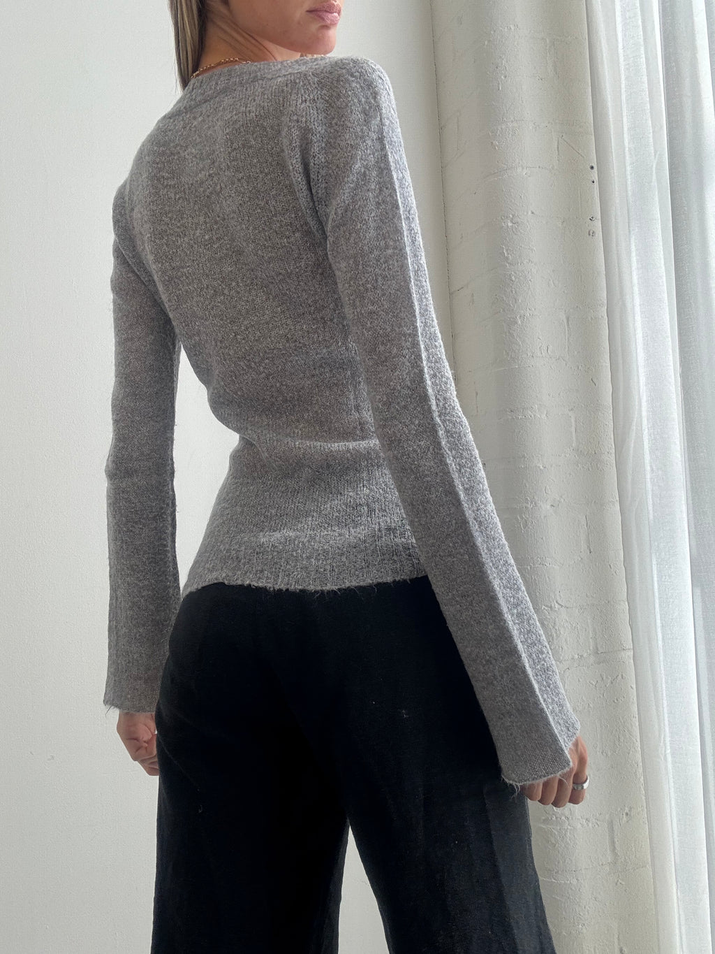 Vintage Y2K Grey Fine Knit Deep V-Neck Top Jumper - Size S
