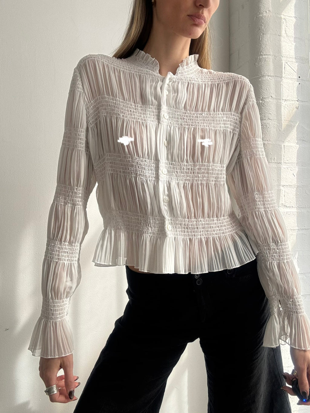 Vintage Y2K white textured ruffle blouse - Size M