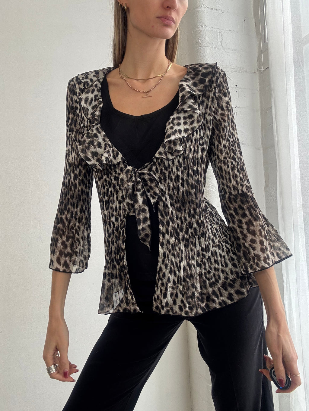 Vintage Y2K leopard print tie-front blouse
