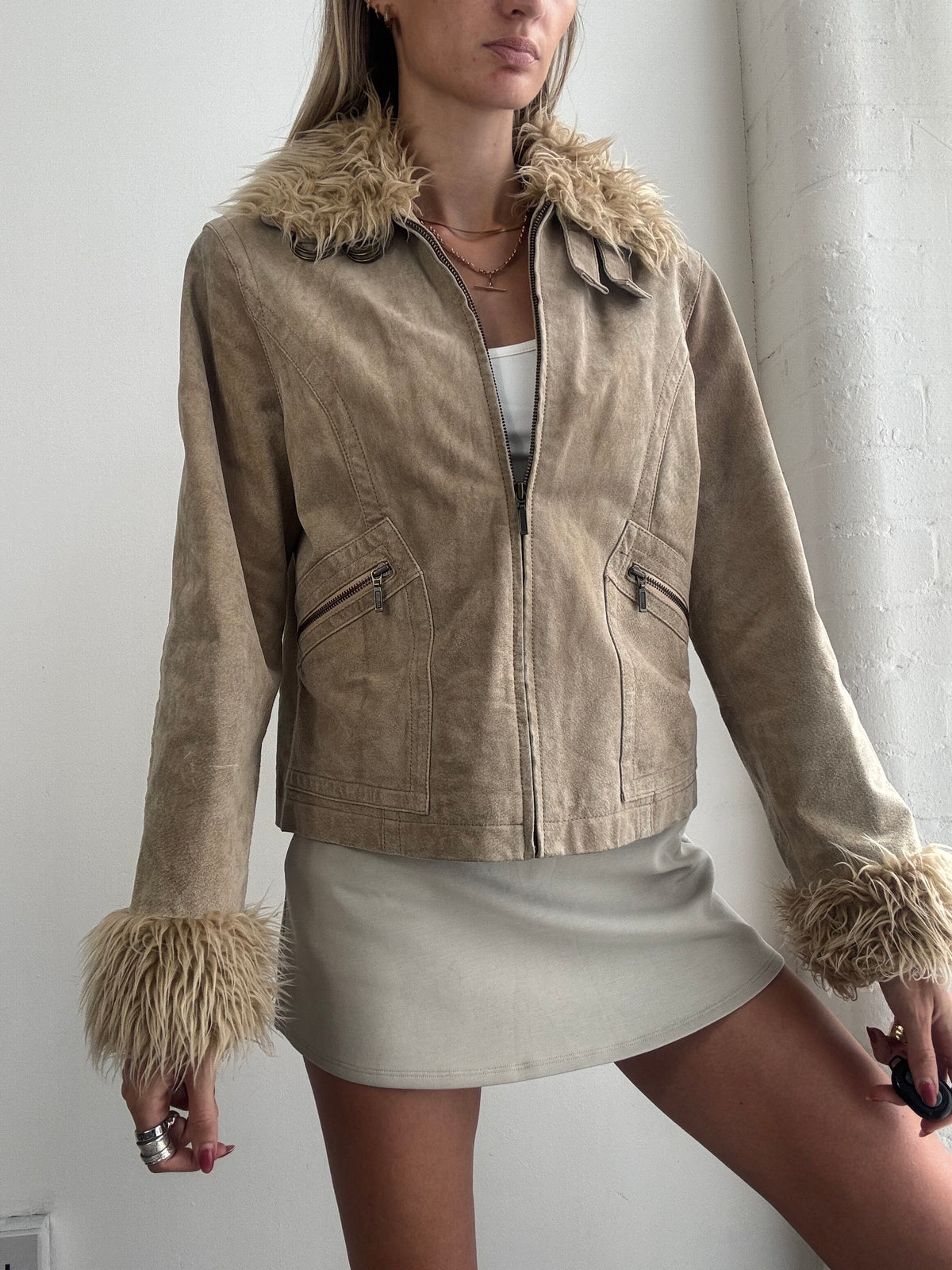 Vintage Y2K Beige Suede Faux Fur Trim Fitted Jacket - Size M