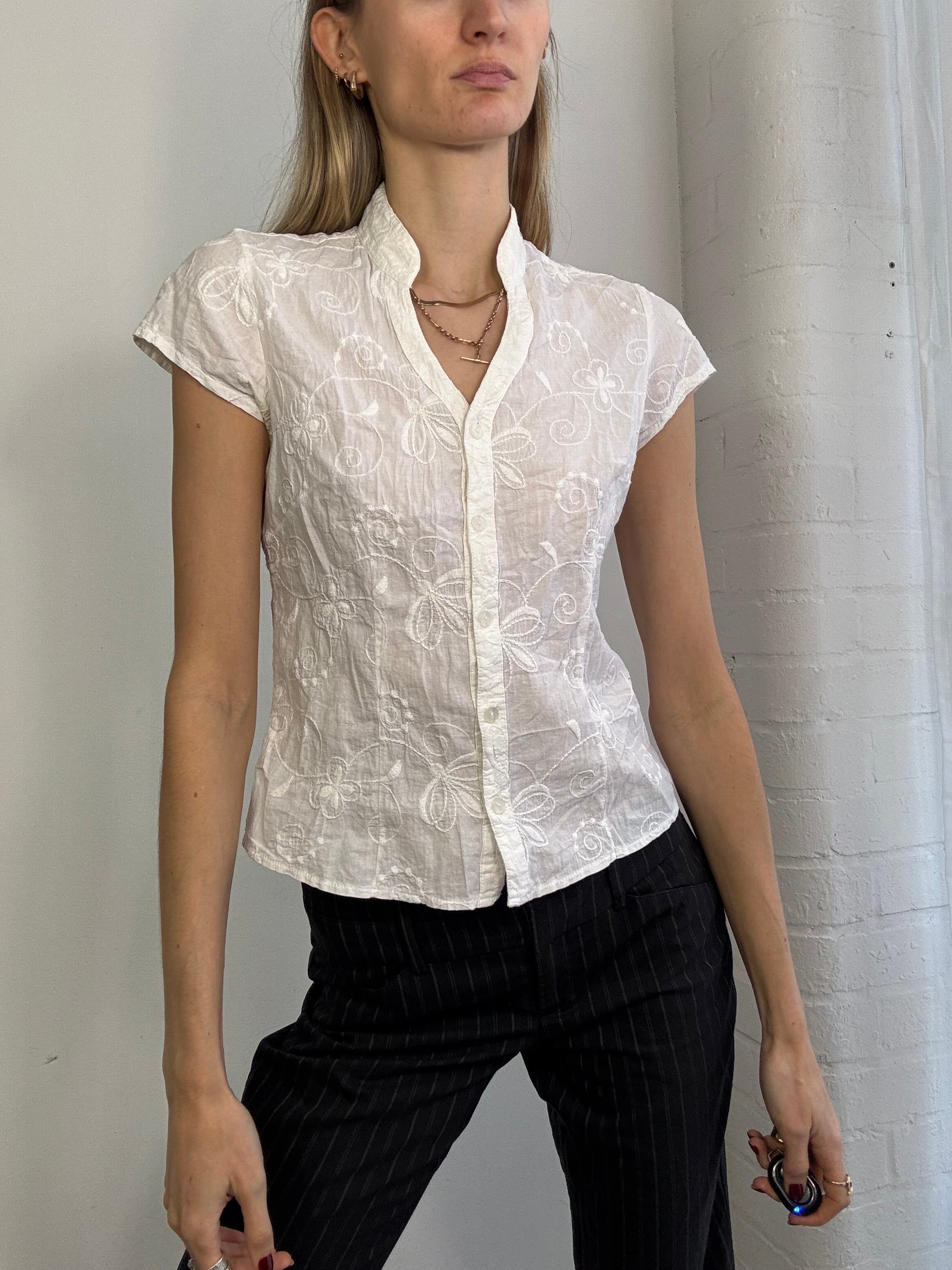 Vintage Y2K white cotton embroidered floral blouse