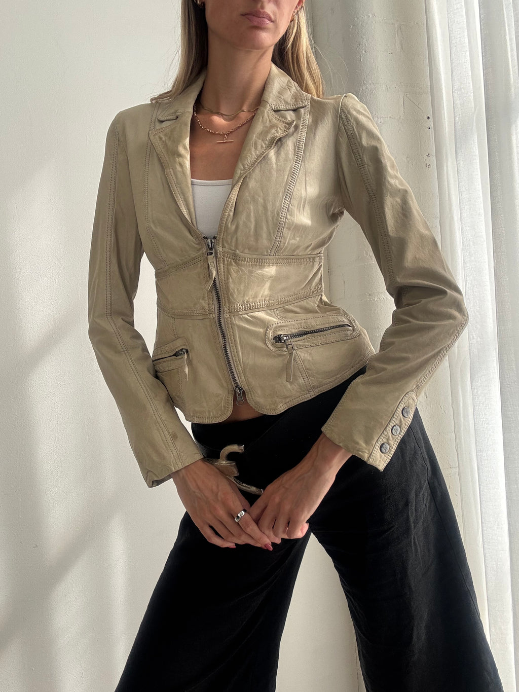 Vintage Y2K Cream Leather Fitted Biker Jacket - Size XS