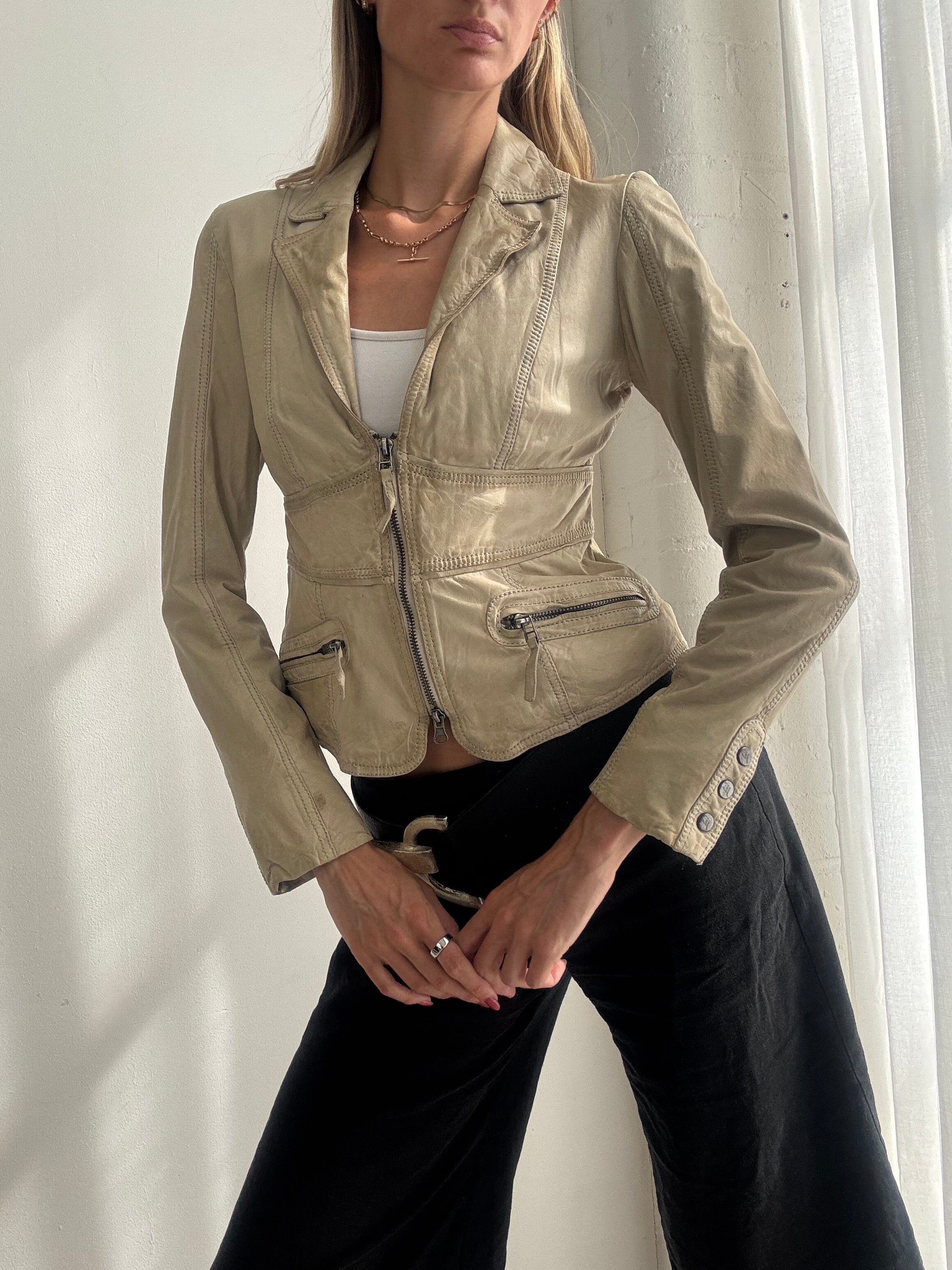 Vintage Y2K Cream Leather Fitted Biker Jacket - Size XS