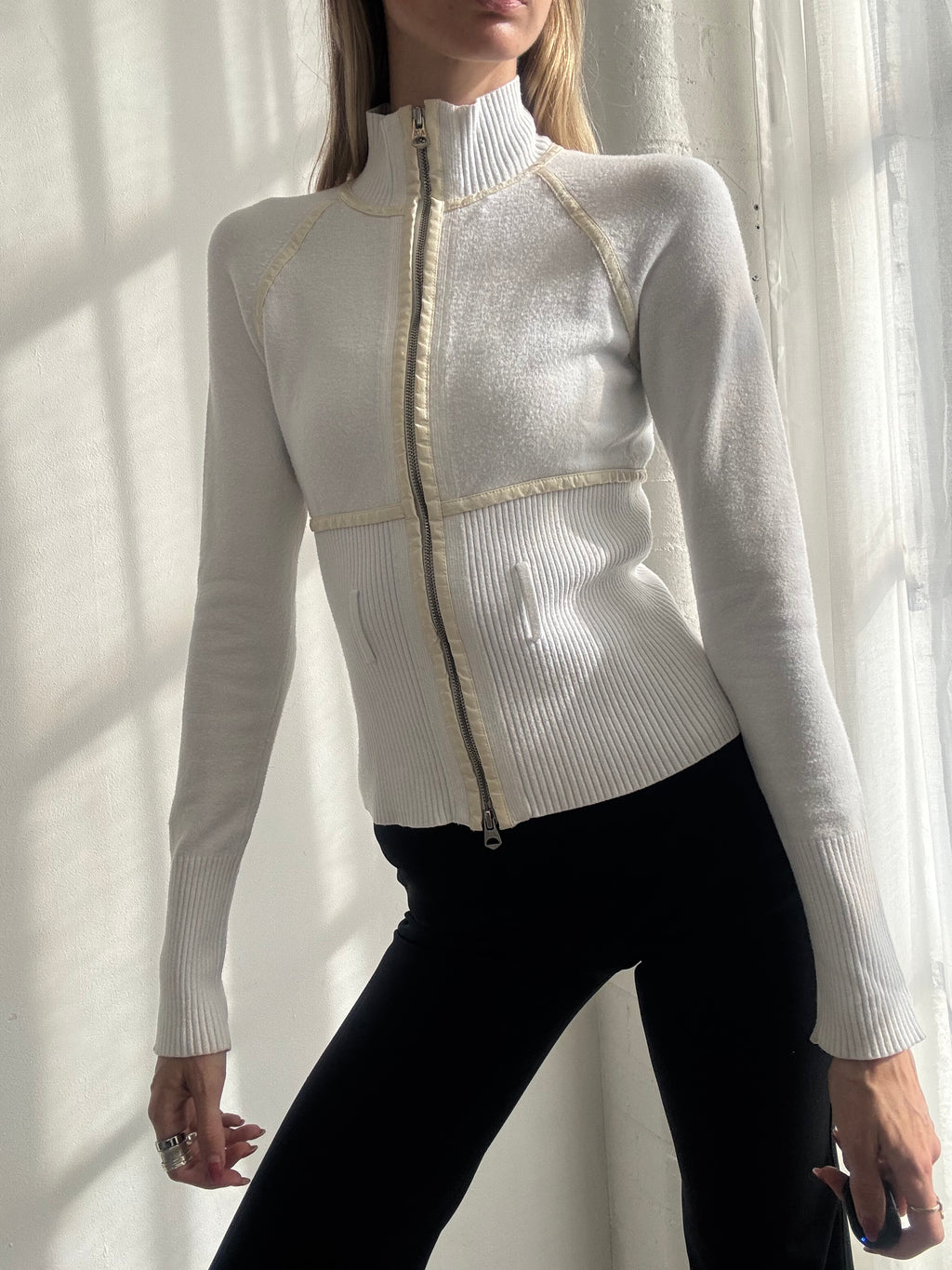 Vintage Y2K Armani White Ribbed Zip Up Knit Cardigan - Size S-M