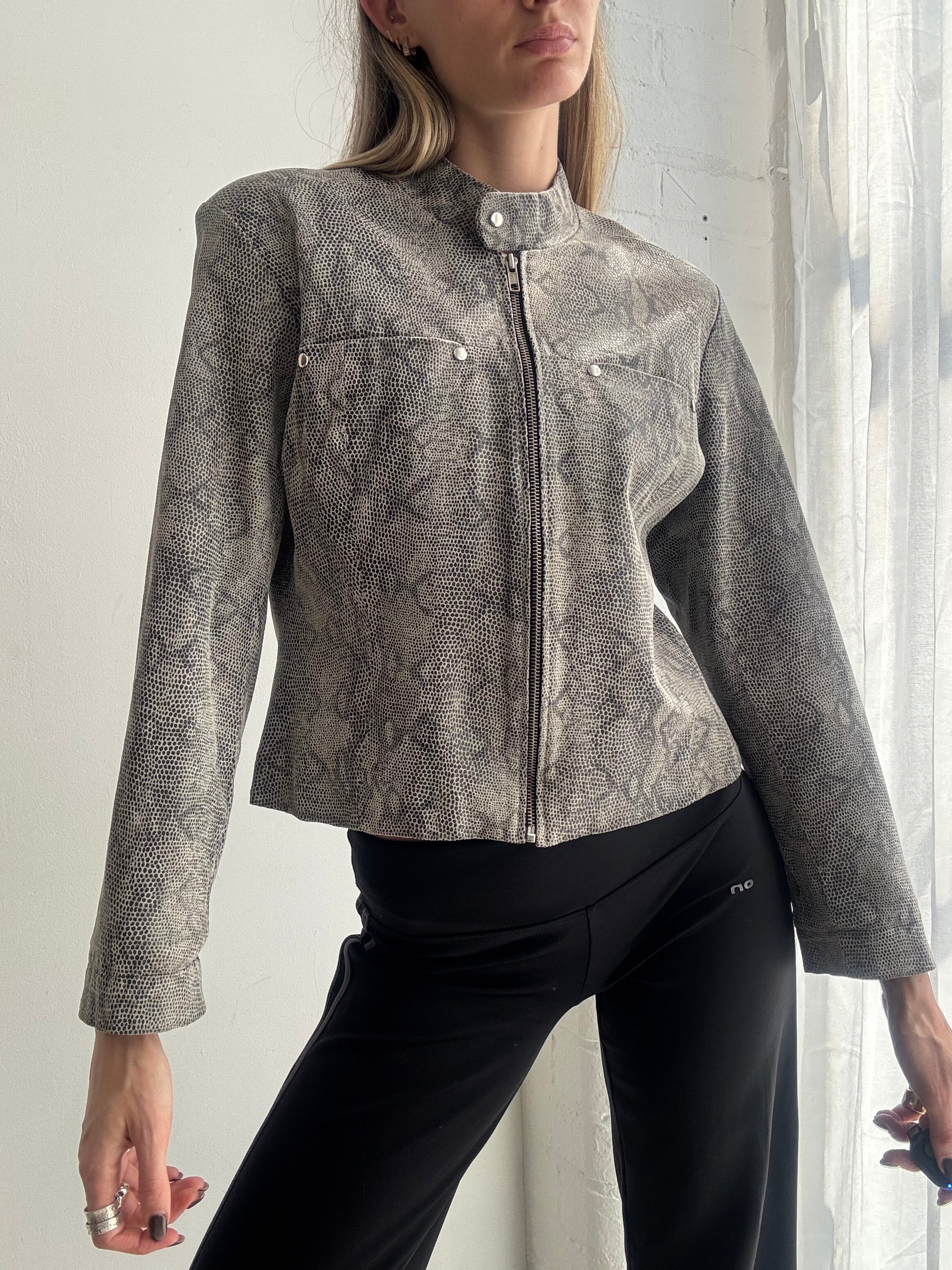 Vintage Y2K silver snakeskin print leather cropped biker jacket - Size M